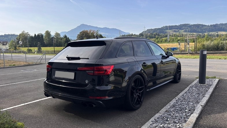 AUDI 3.0 V6 TFSI quattro S-Tronic-image-2