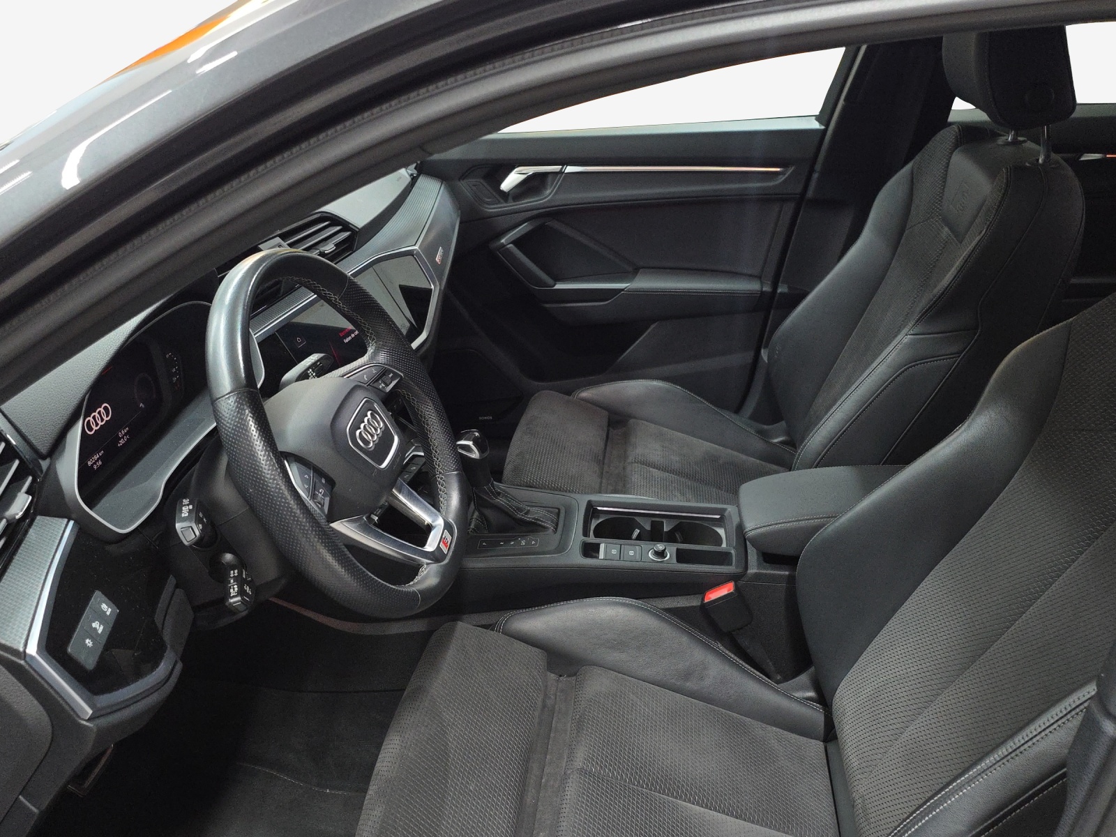 AUDI Q3 Sportback 40 TFSI S line quattro S-tronic-image-7