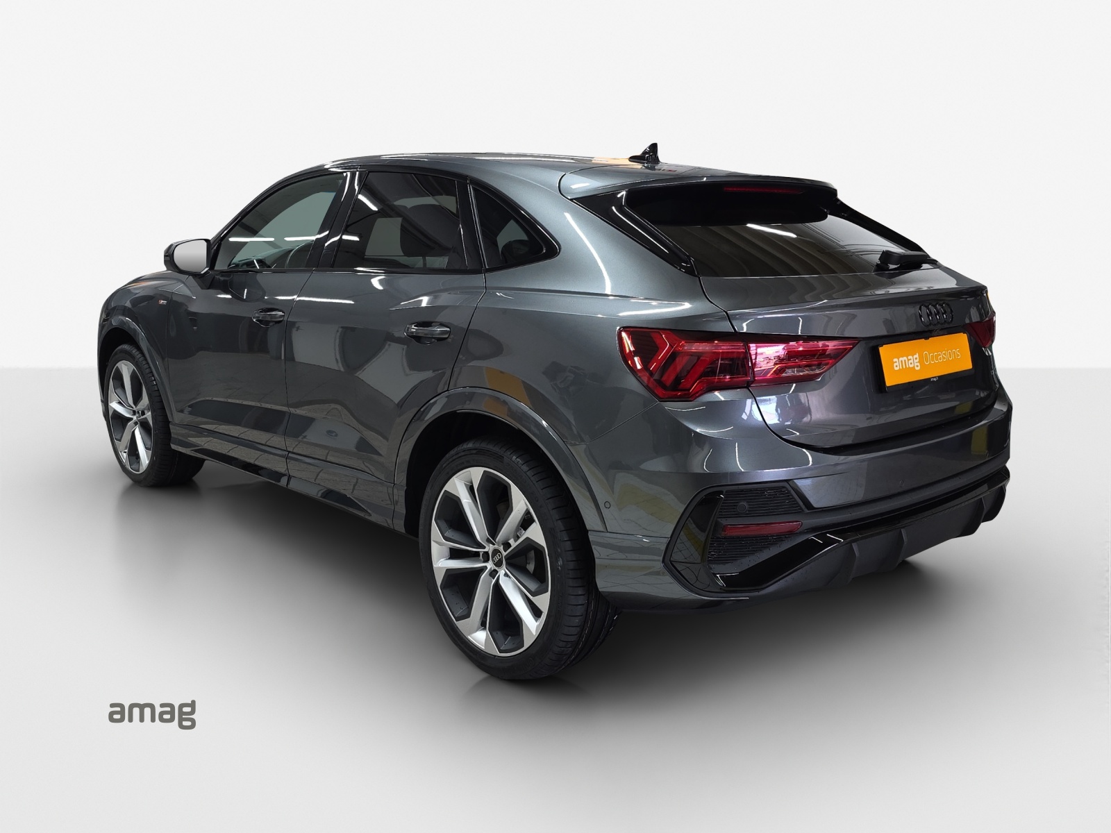 AUDI Q3 Sportback 40 TFSI S line quattro S-tronic-image-2