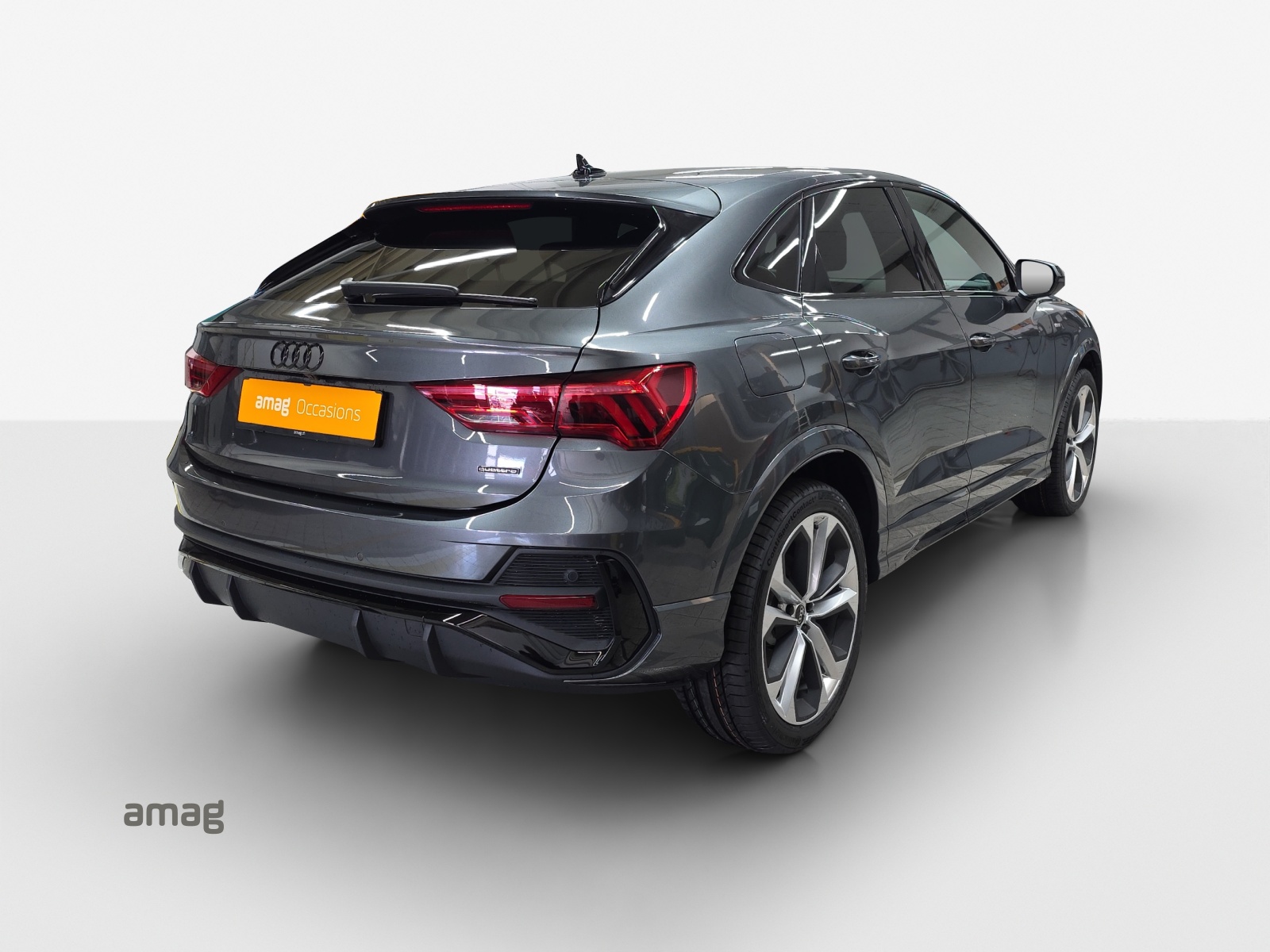 AUDI Q3 Sportback 40 TFSI S line quattro S-tronic-image-4