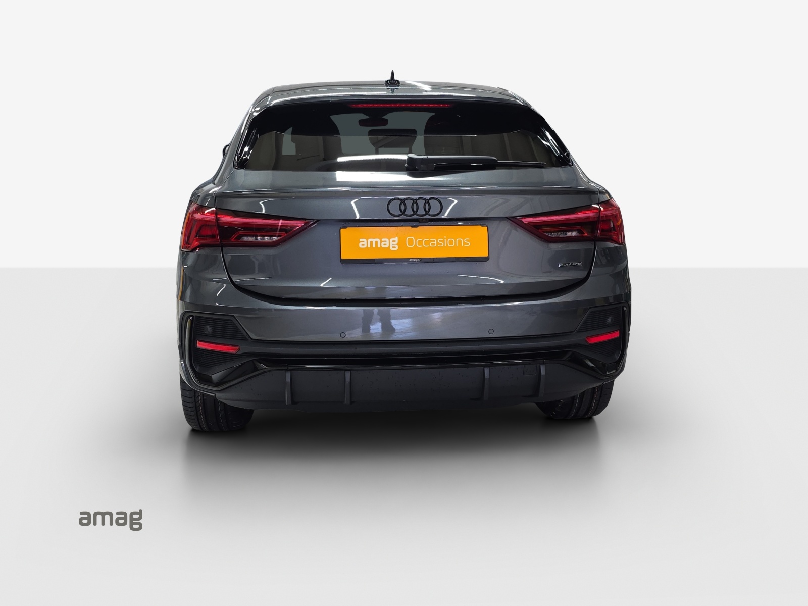 AUDI Q3 Sportback 40 TFSI S line quattro S-tronic-image-3