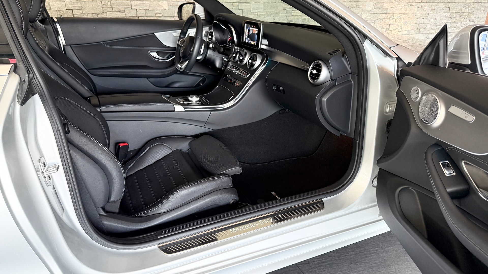 MERCEDES-BENZ C 200 Coupé AMG Line Edition 1 4Matic-image-15