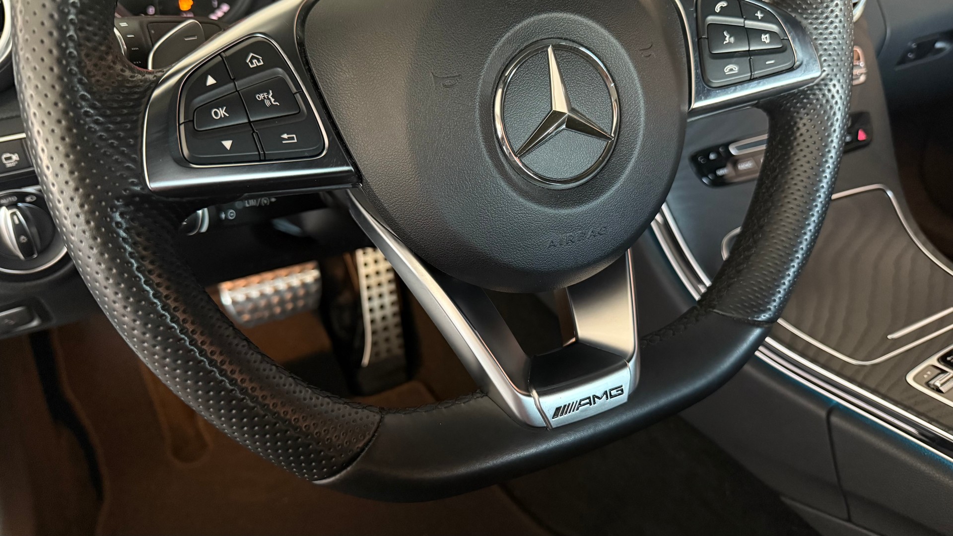 MERCEDES-BENZ C 200 Coupé AMG Line Edition 1 4Matic-image-21
