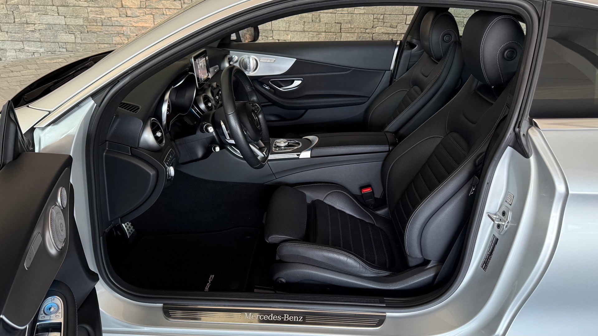 MERCEDES-BENZ C 200 Coupé AMG Line Edition 1 4Matic-image-14