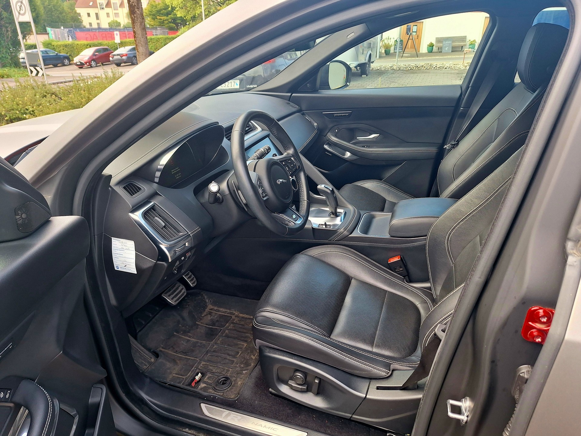 JAGUAR 2.0 D 180 AWD-image-3