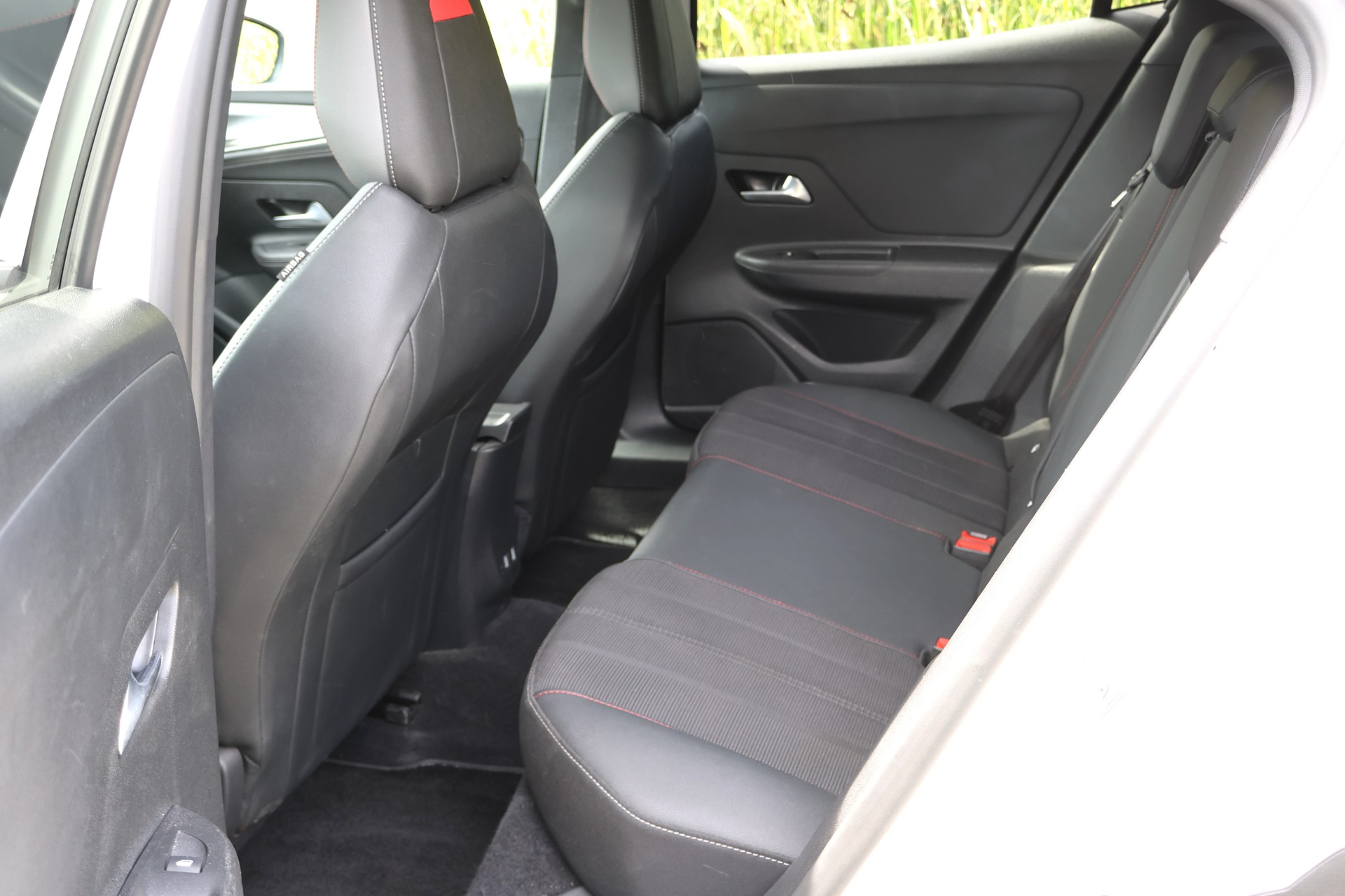 OPEL Mokka 1.2 Turbo GS Line Automat-image-13