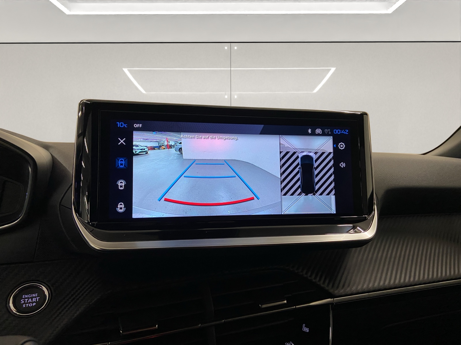 PEUGEOT 2008 1.2 Hybrid 145 Allure-image-10