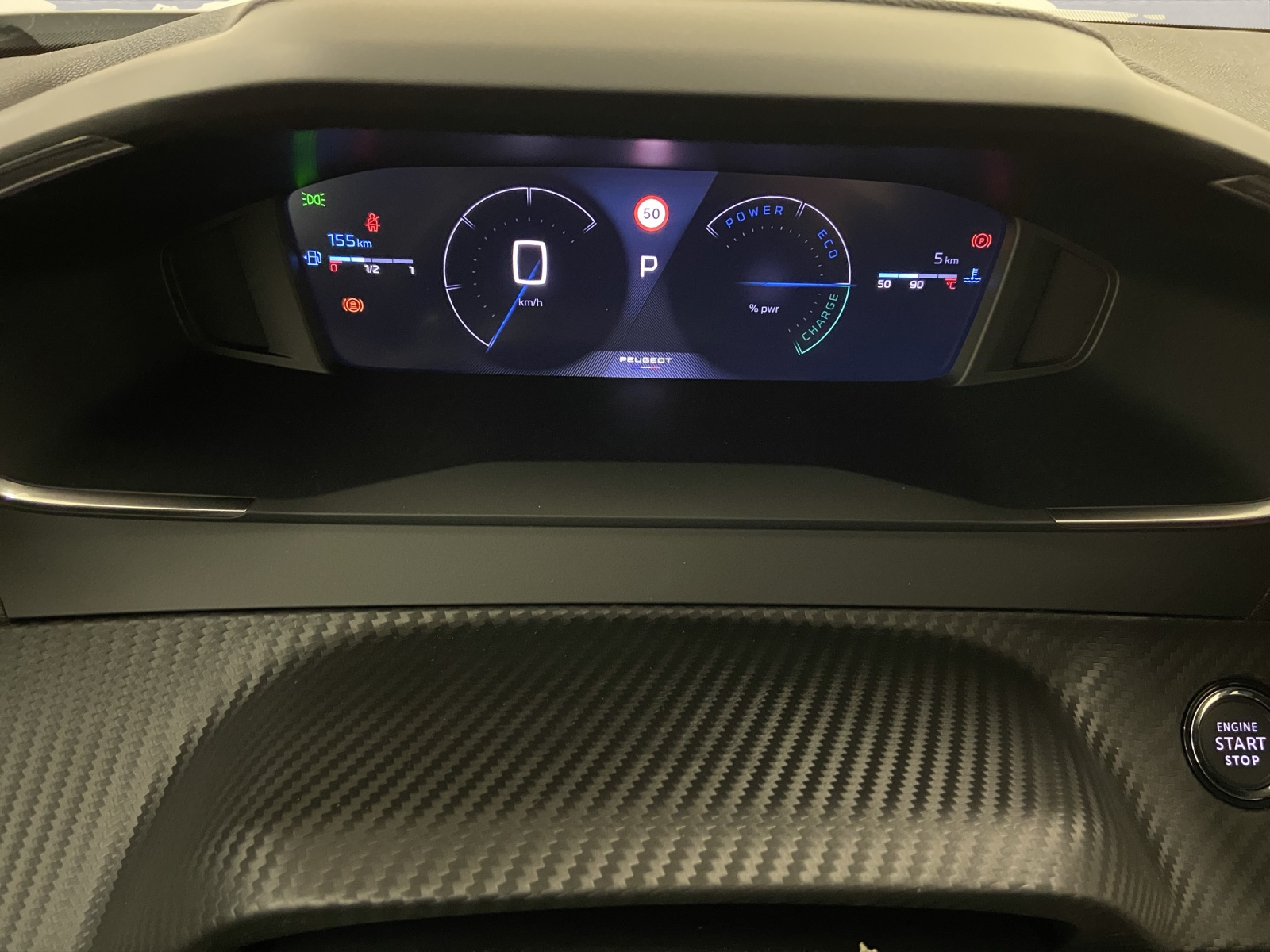 PEUGEOT 2008 1.2 Hybrid 145 Allure-image-8