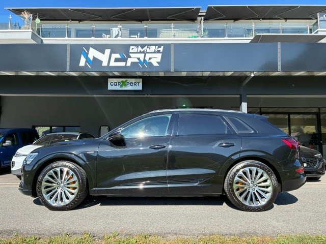 AUDI e-tron 55 Advanced quattro-image-4