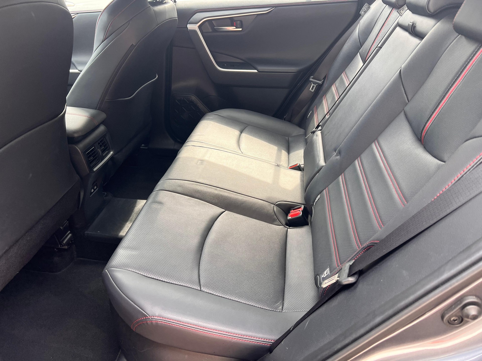 TOYOTA RAV4 2.5 Plug-In-Hybrid Platinum-image-10