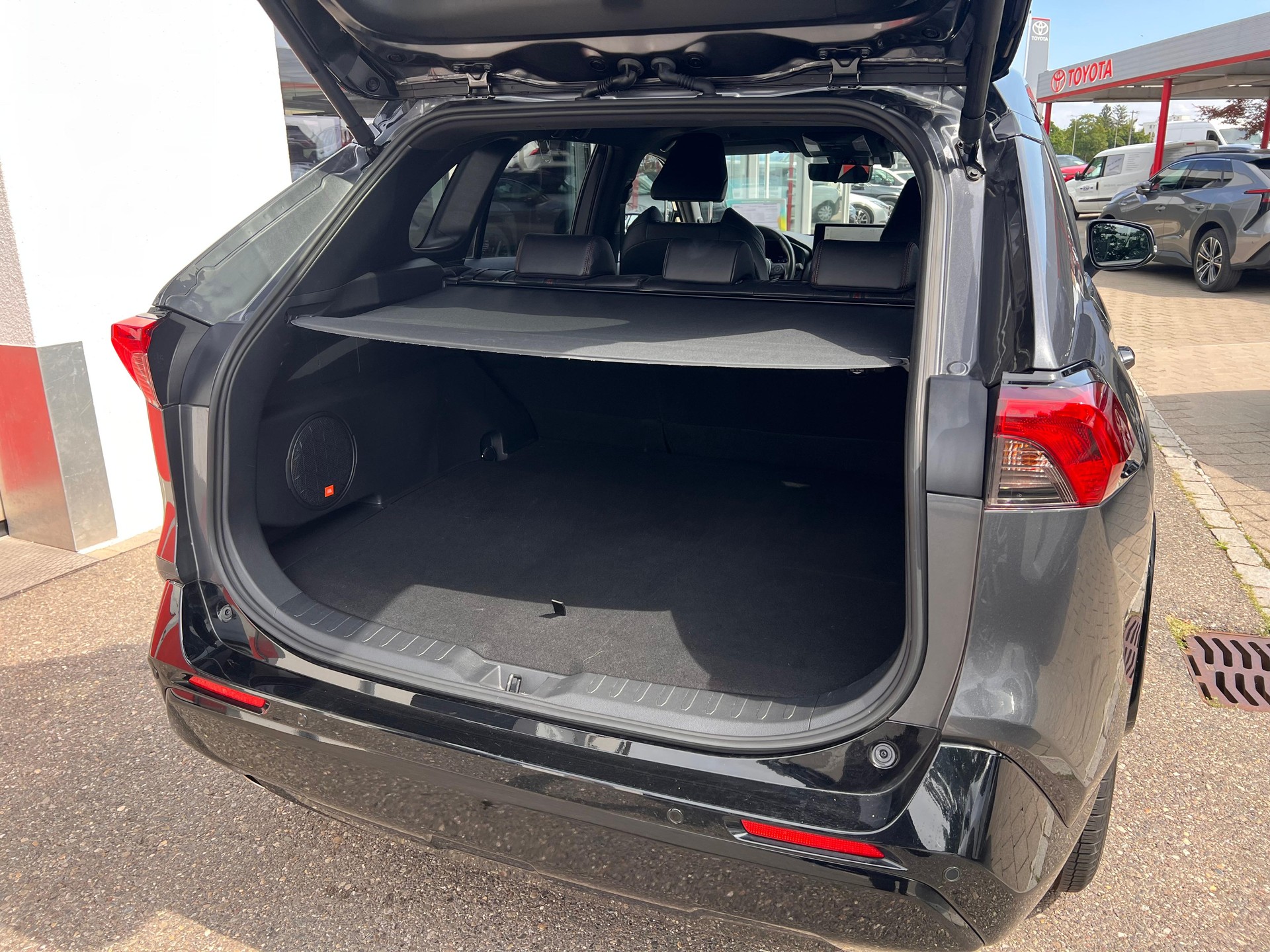 TOYOTA RAV4 2.5 Plug-In-Hybrid Platinum-image-6