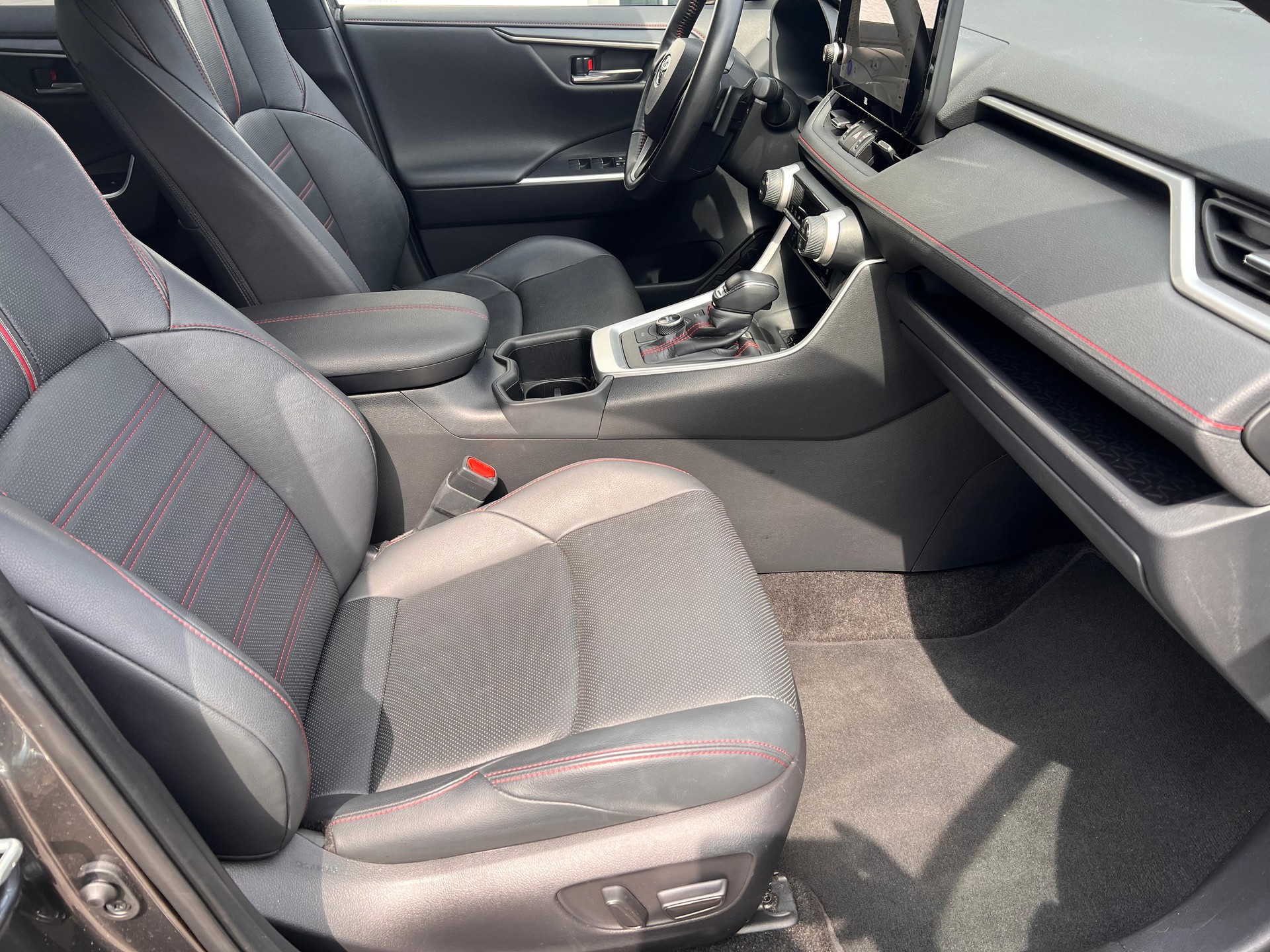 TOYOTA RAV4 2.5 Plug-In-Hybrid Platinum-image-12