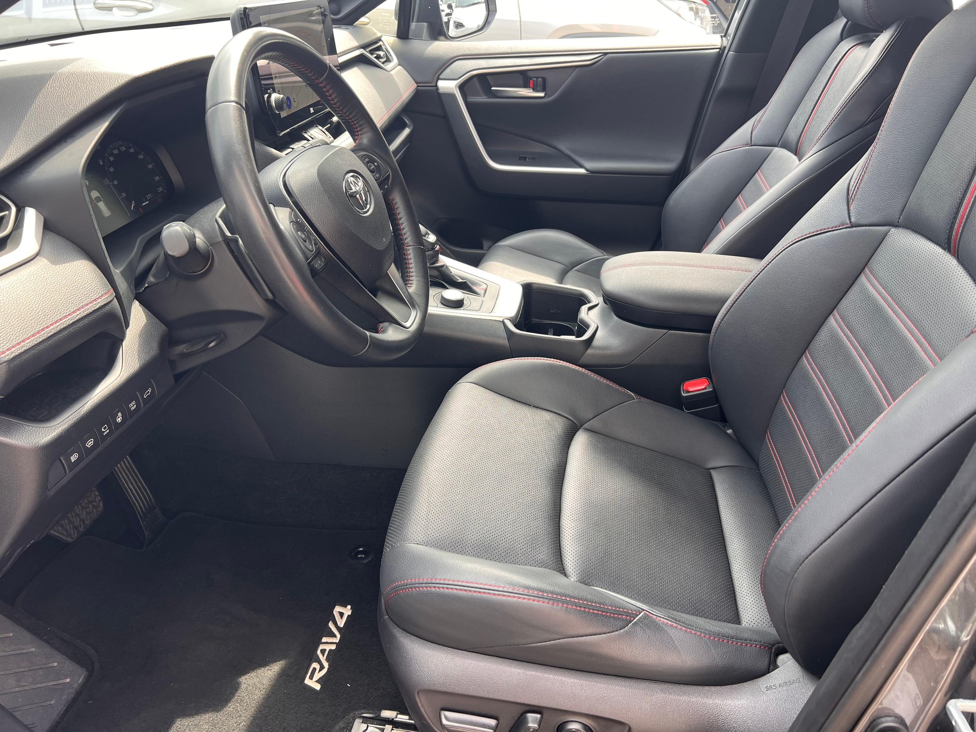 TOYOTA RAV4 2.5 Plug-In-Hybrid Platinum-image-8