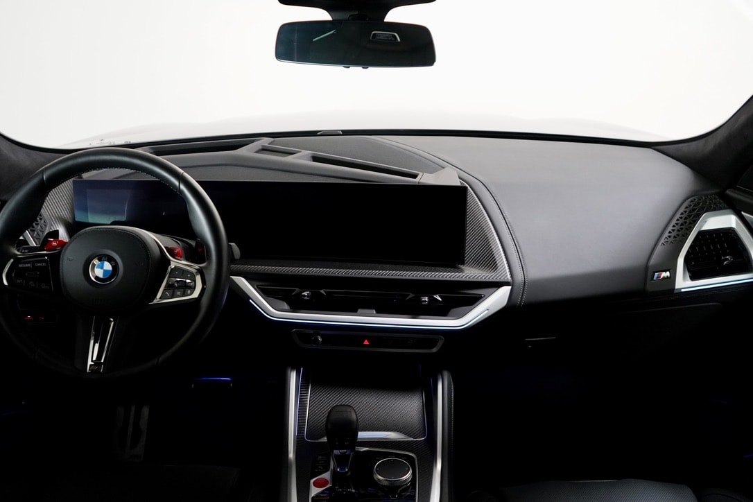 BMW XM xDrive PHEV Steptronic-image-7
