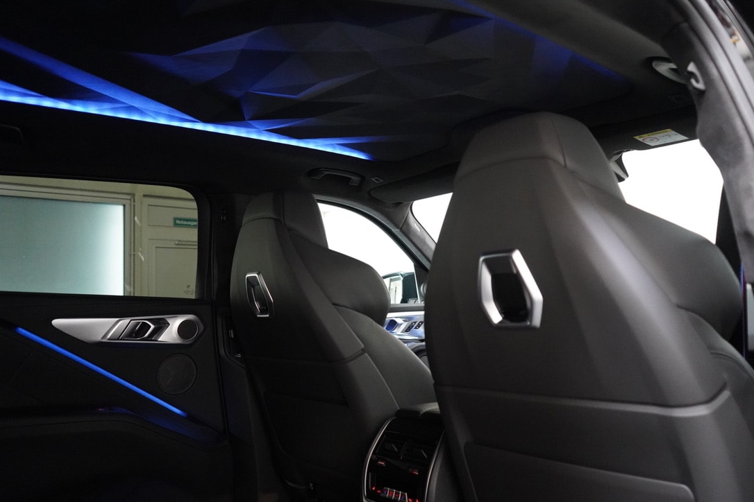 BMW XM xDrive PHEV Steptronic-image-10