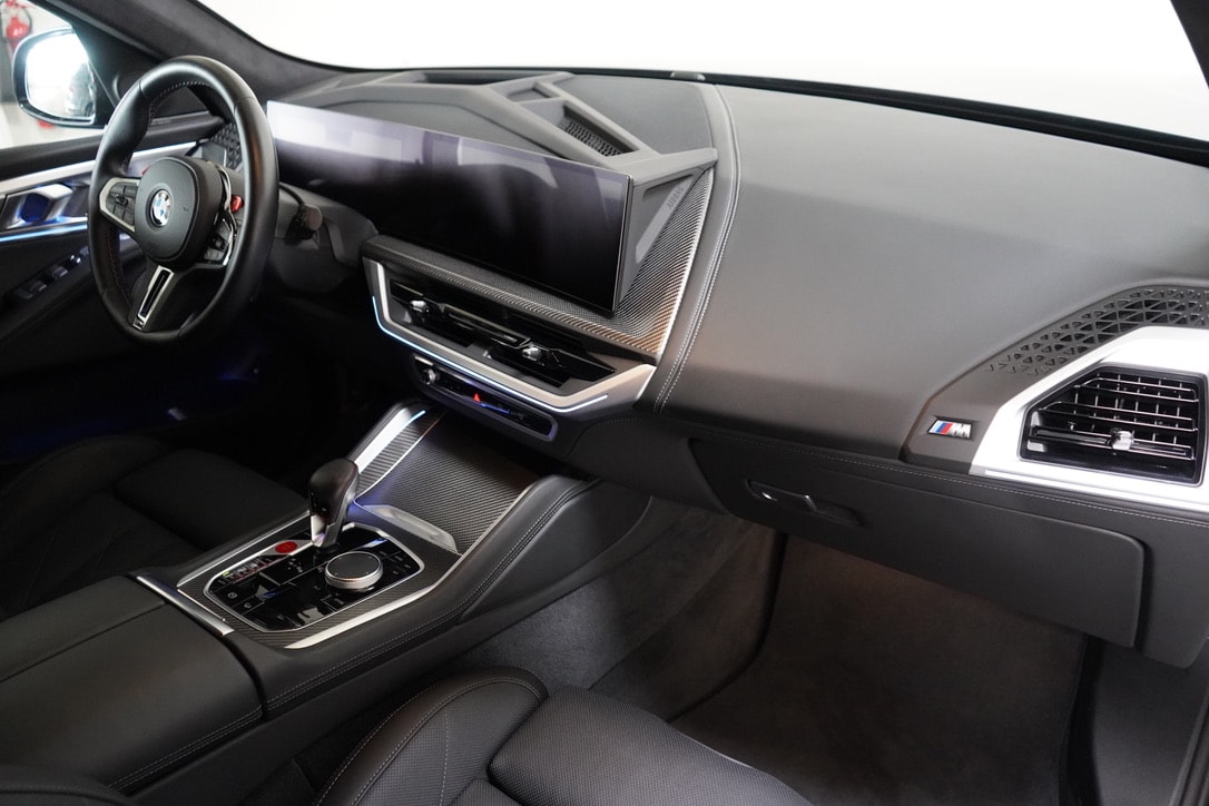 BMW XM xDrive PHEV Steptronic-image-6