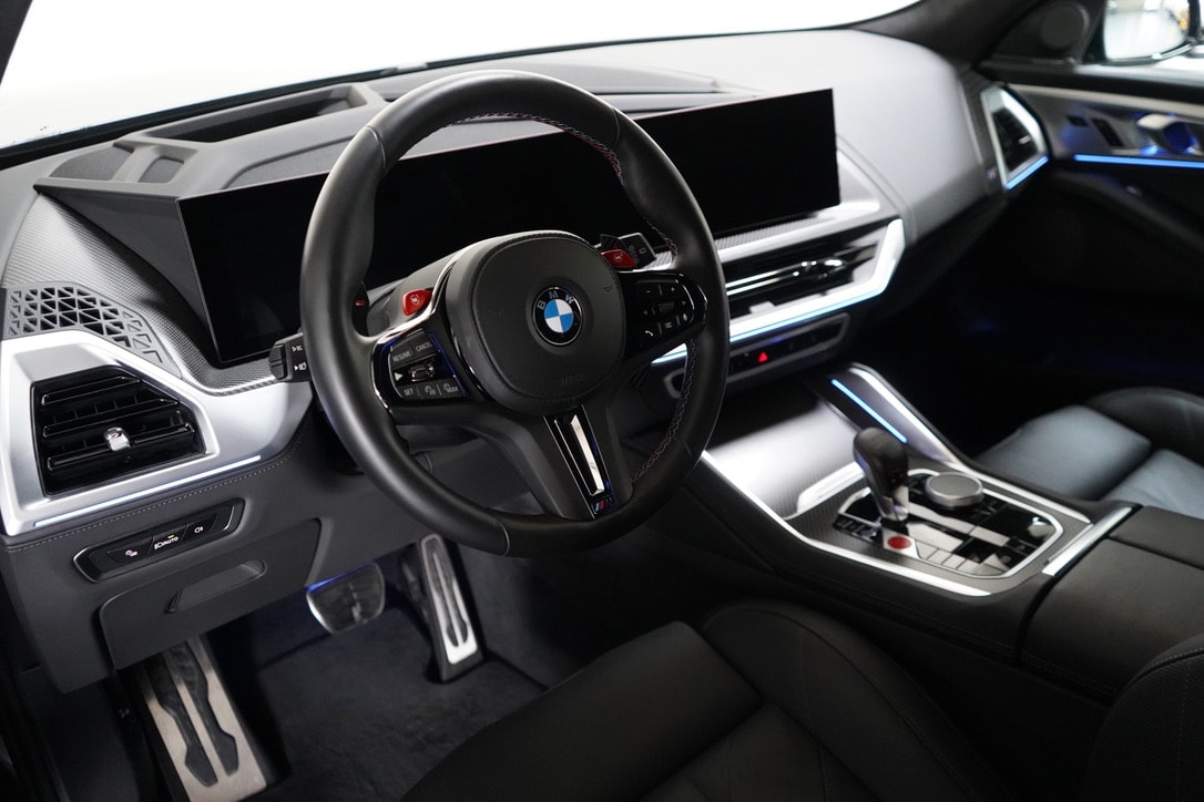 BMW XM xDrive PHEV Steptronic-image-8
