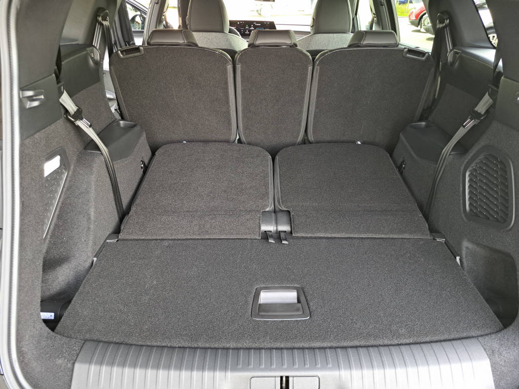PEUGEOT 5008 1.6 PHEV 225cv GT Exclusive (crochet)-image-11
