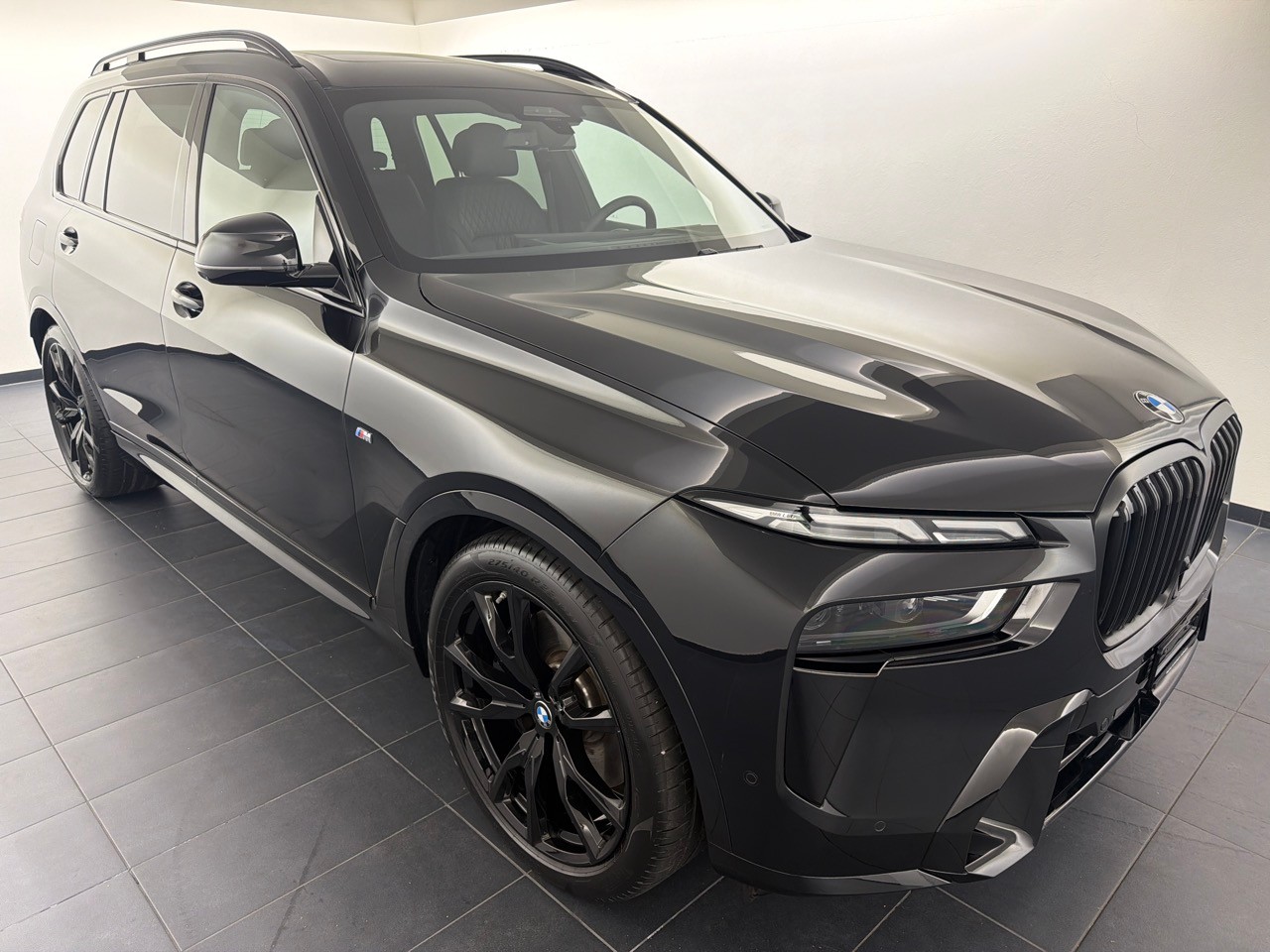 BMW X7 xDr 48 40d M Sport Pro-showroom-element-3