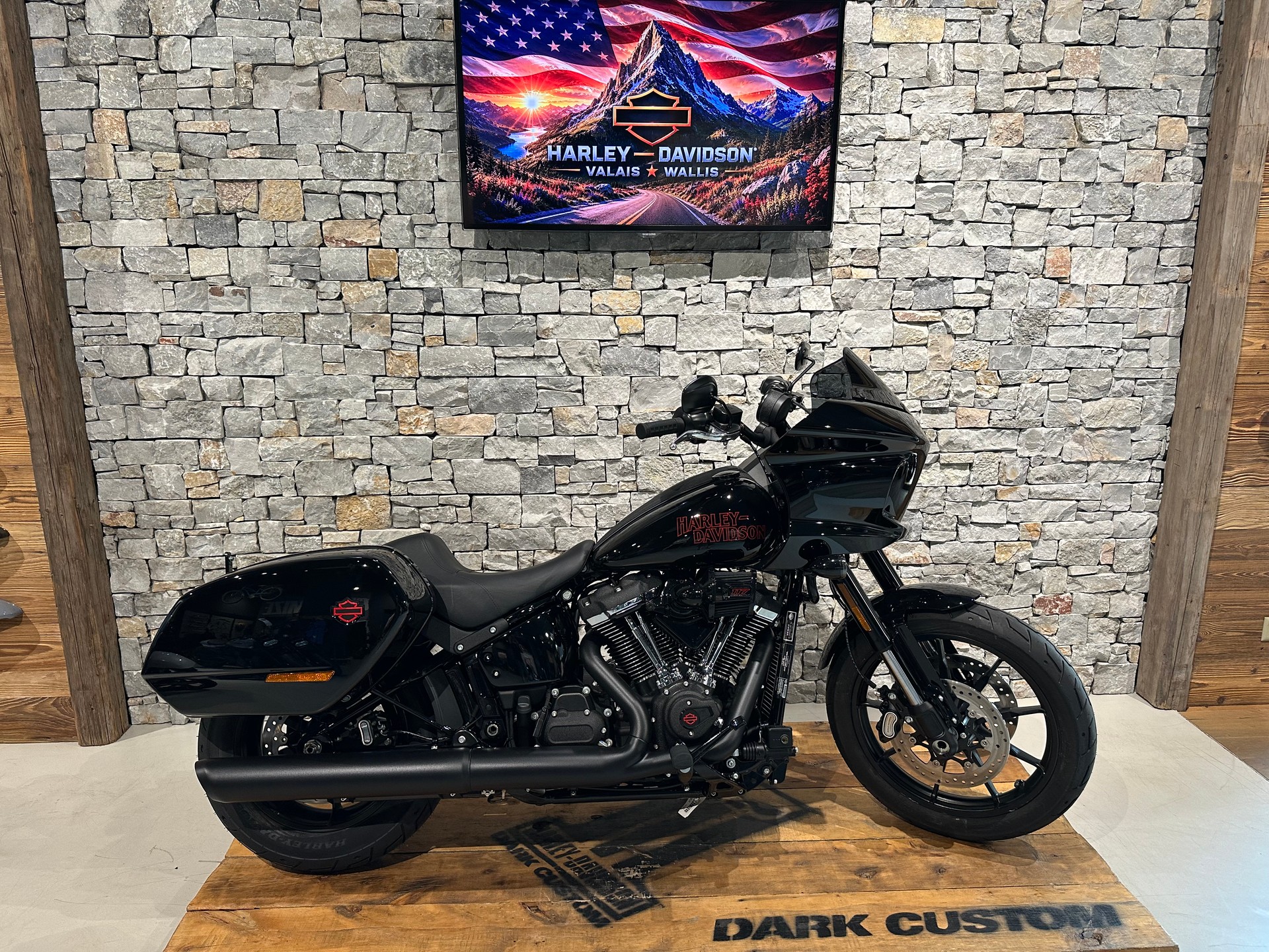 HARLEY-DAVIDSON FXLRST Low Rider ST 117ci-showroom-element-2