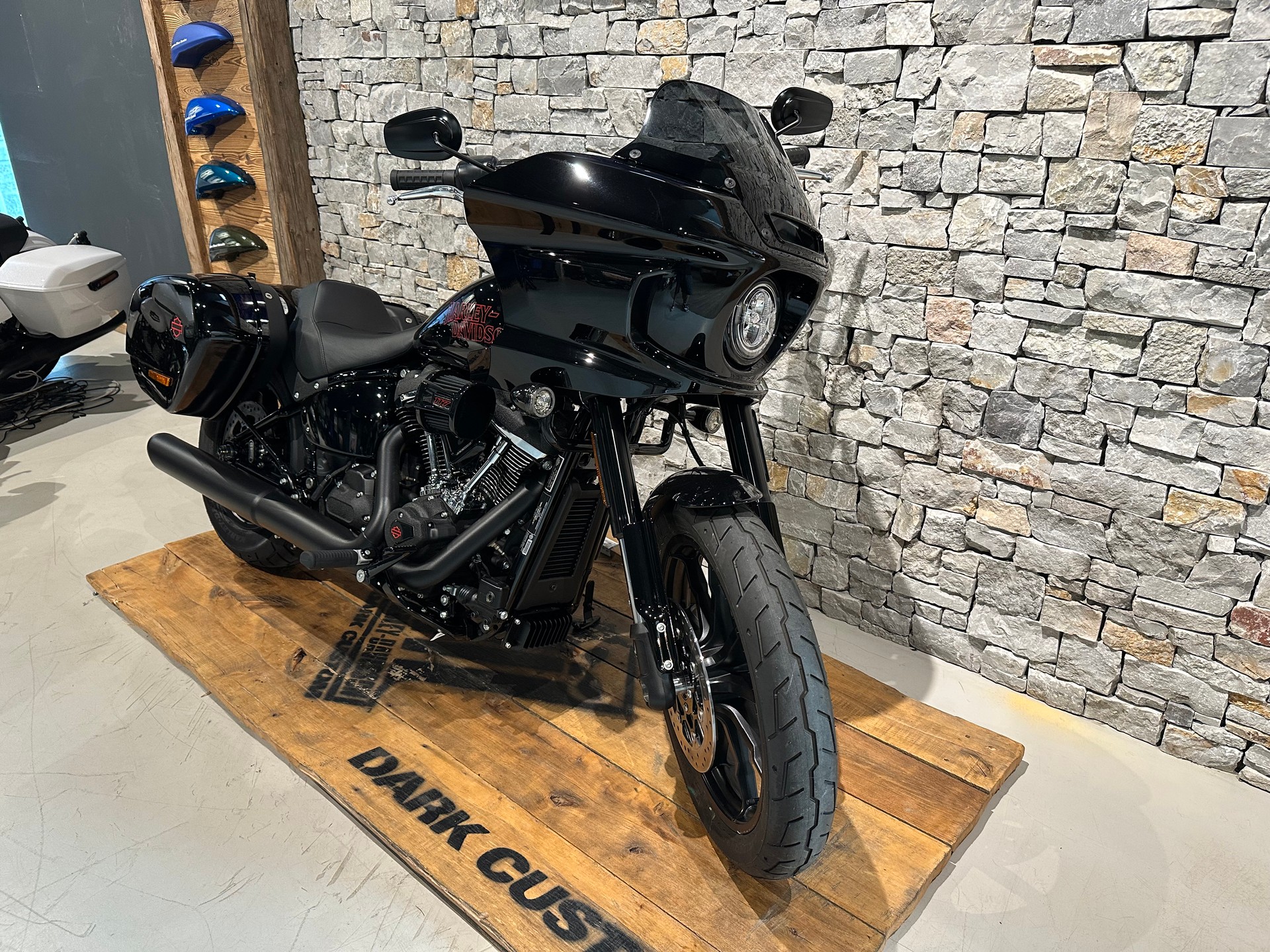 HARLEY-DAVIDSON FXLRST Low Rider ST 117ci-showroom-element-1