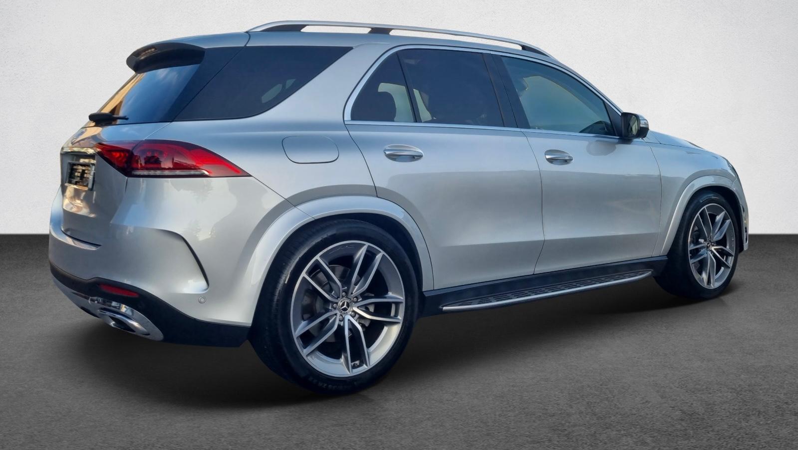 MERCEDES-BENZ GLE 300 d 4Matic AMG Line 9G-Tronic-image-4