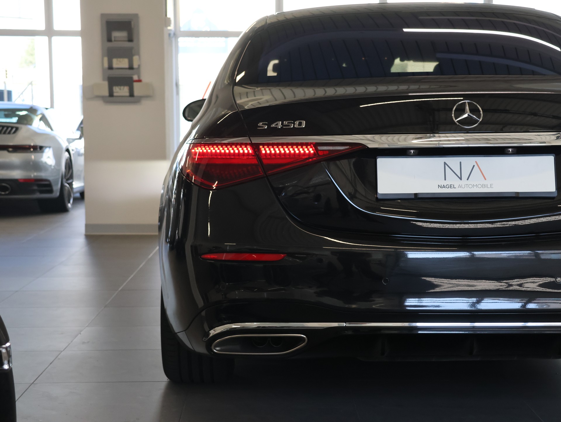 MERCEDES-BENZ S 450 L 4Matic Business Class 9G-Tronic *Burmester* *Panoramadach* *Sitzheizung*-image-4