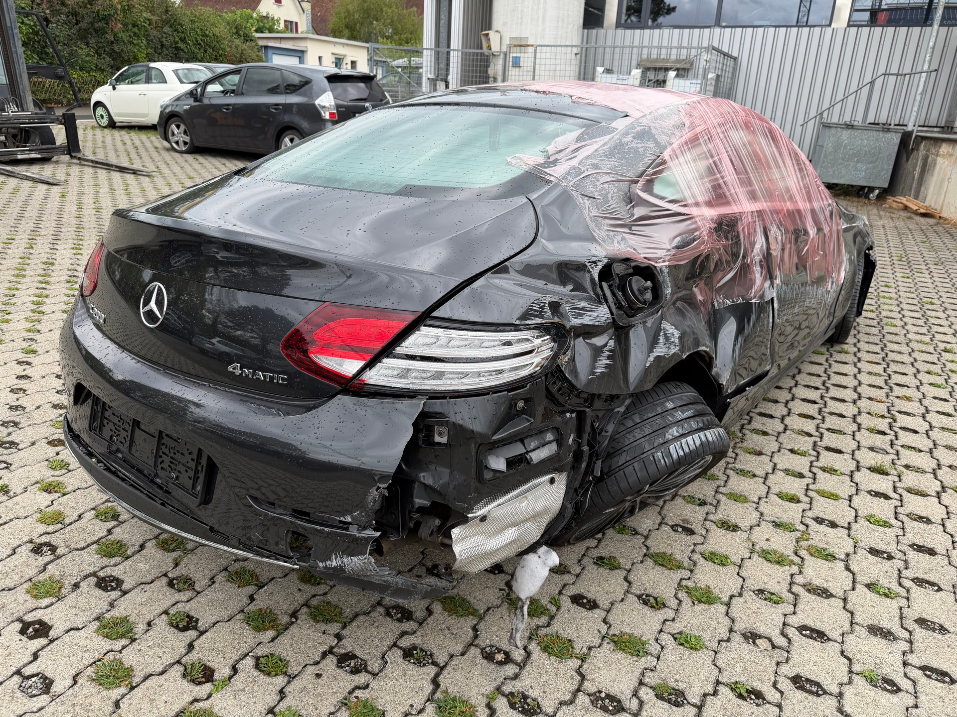 MERCEDES-BENZ C 200 4Matic AMG Line 9G-Tronic-image-2