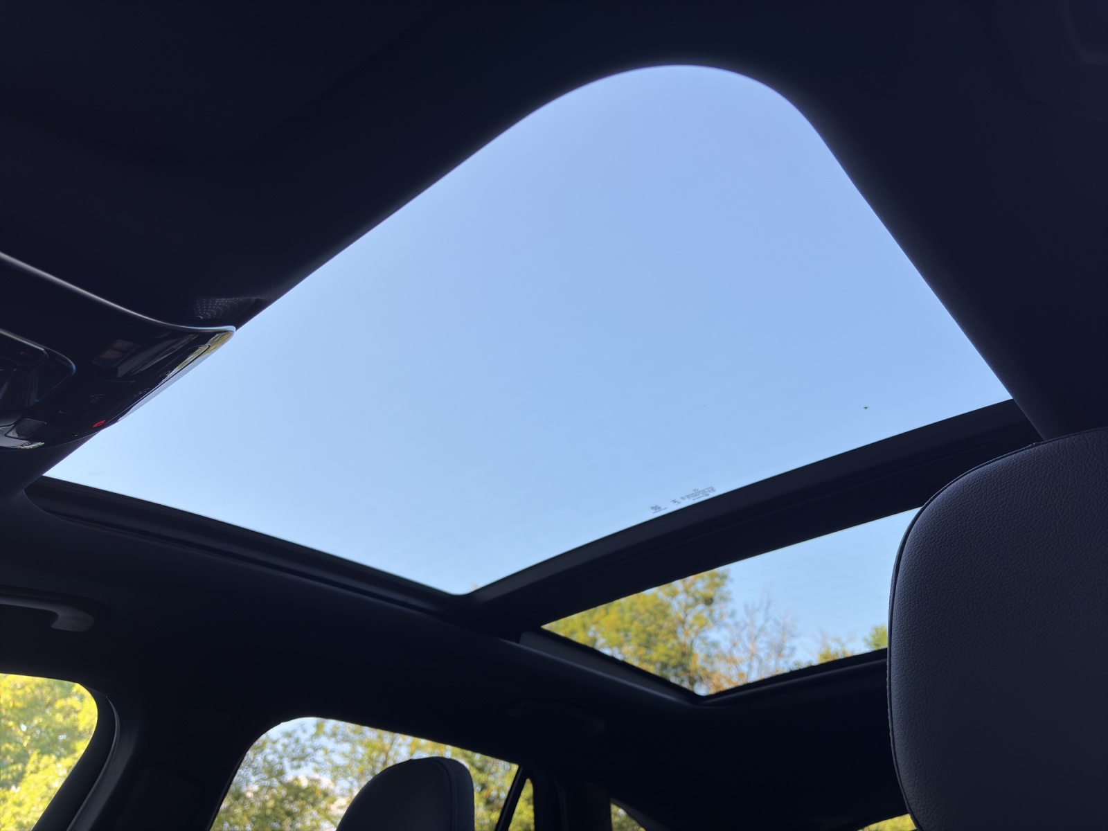 MERCEDES-BENZ GLC 300 e 4Matic EQ Star 9G-Tronic-image-11