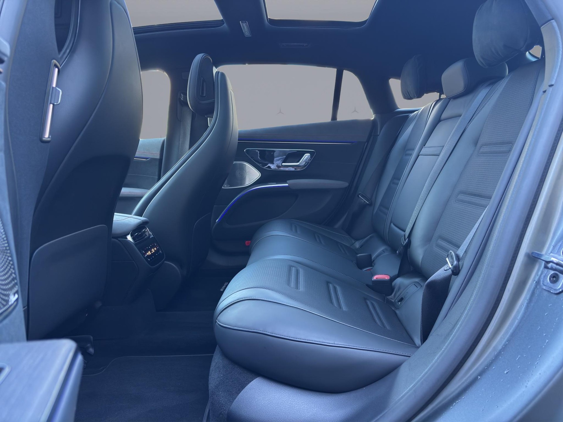 MERCEDES-BENZ EQS 53 4matic+-image-11
