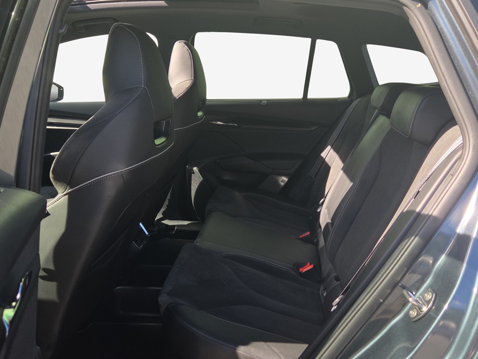 SKODA Enyaq iV 80x SportLine-image-12