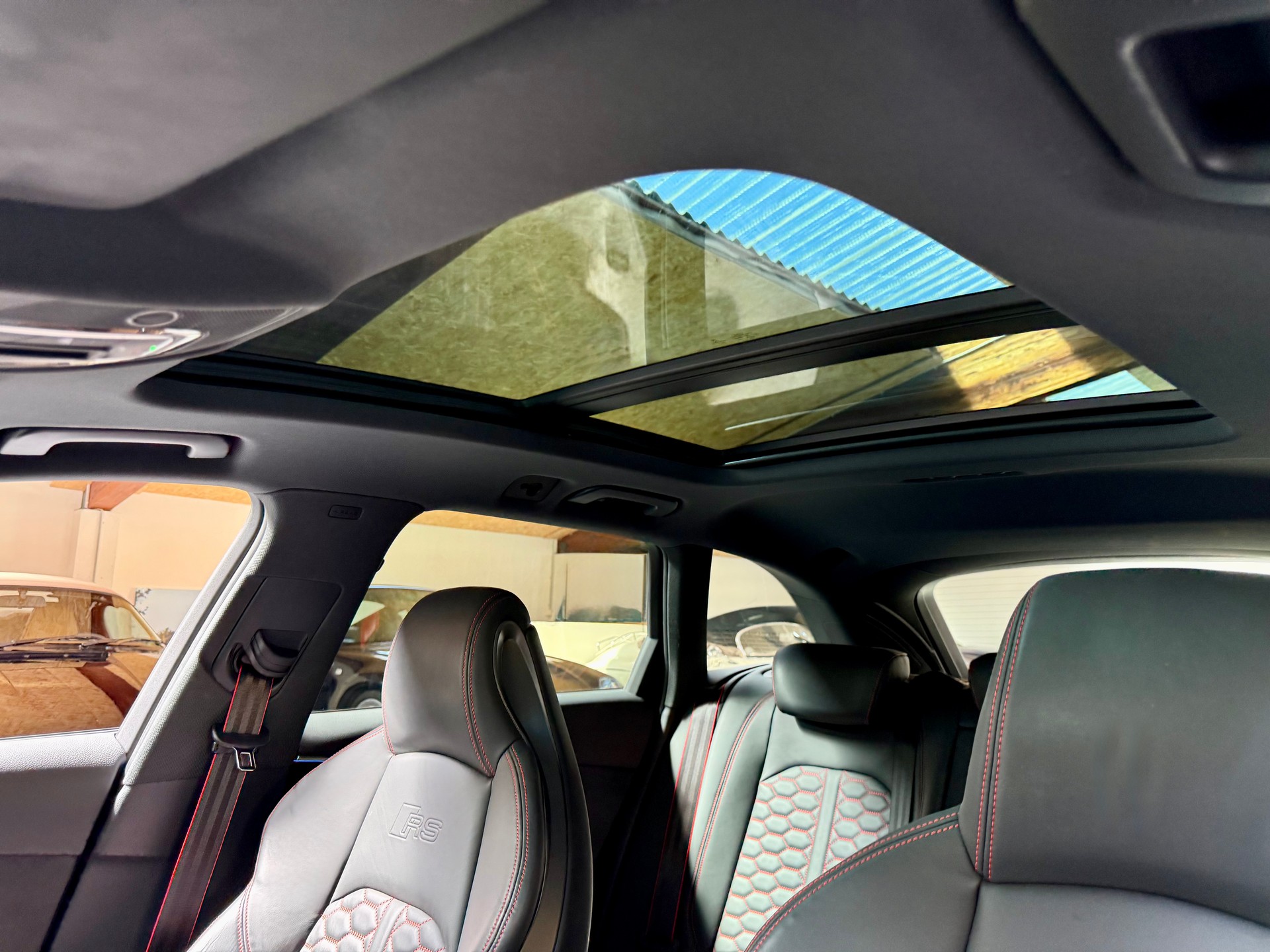 AUDI RS4 Avant quattro tiptronic-image-15