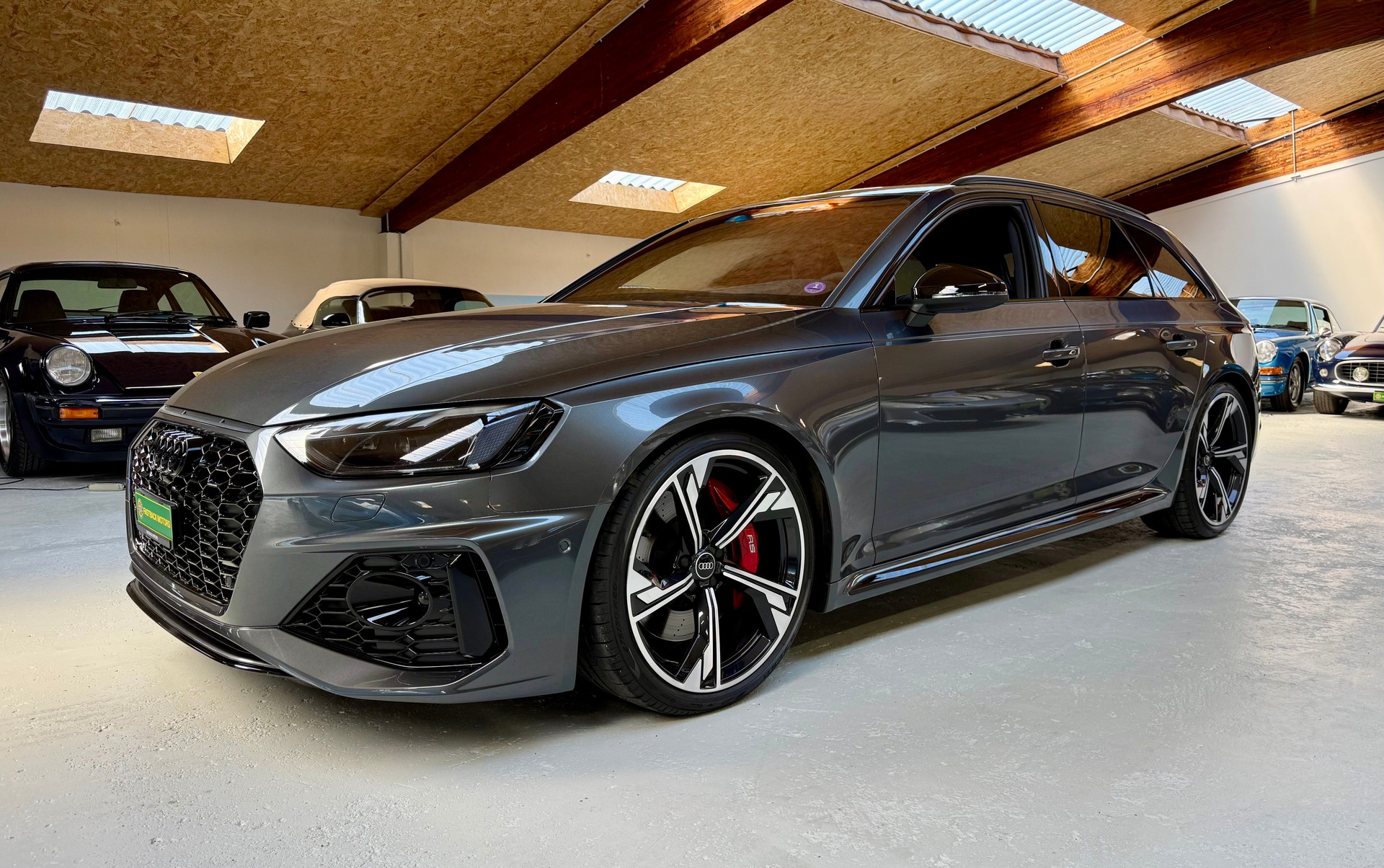 AUDI RS4 Avant quattro tiptronic-image-0