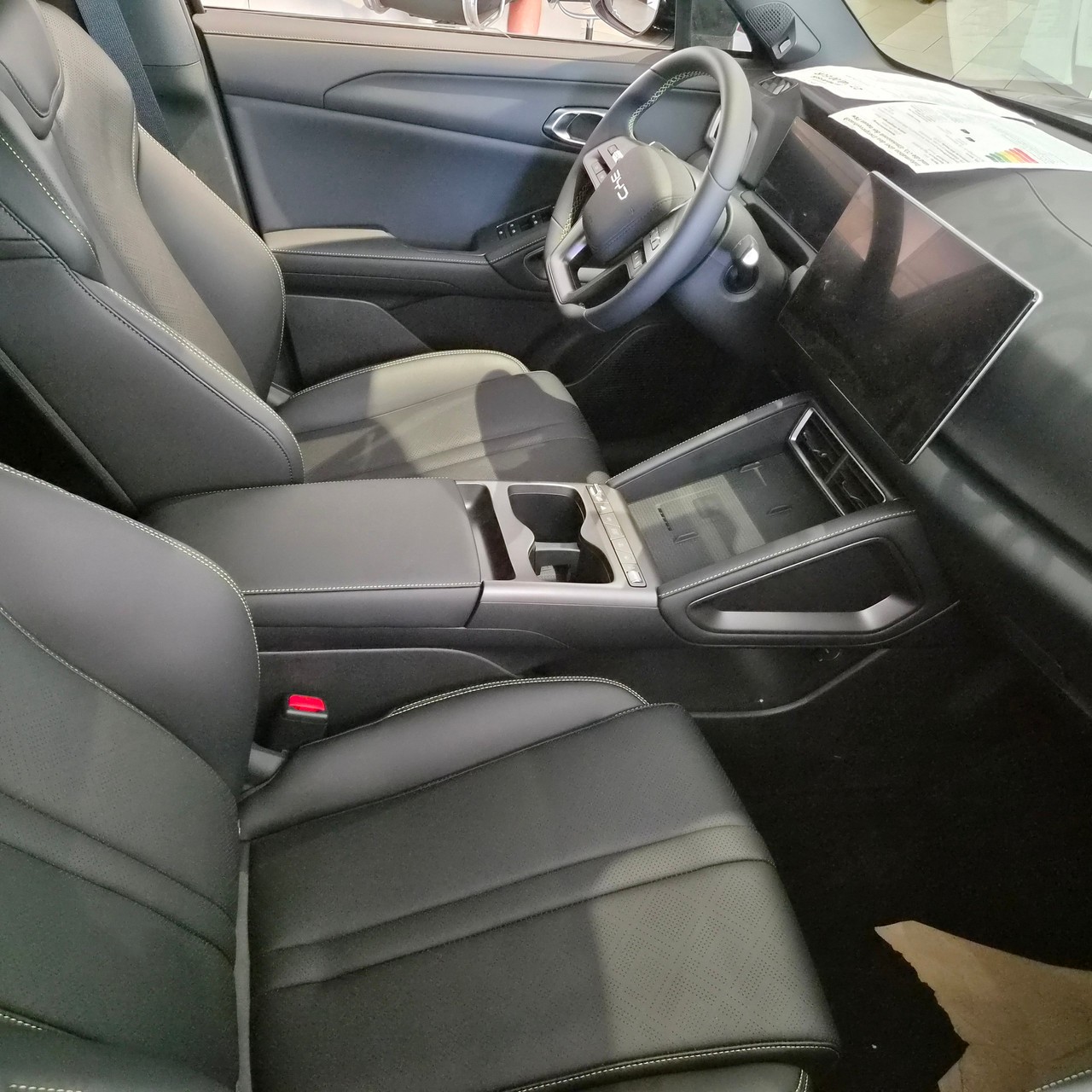 BYD Atto 2 DM-i Comfort-image-1
