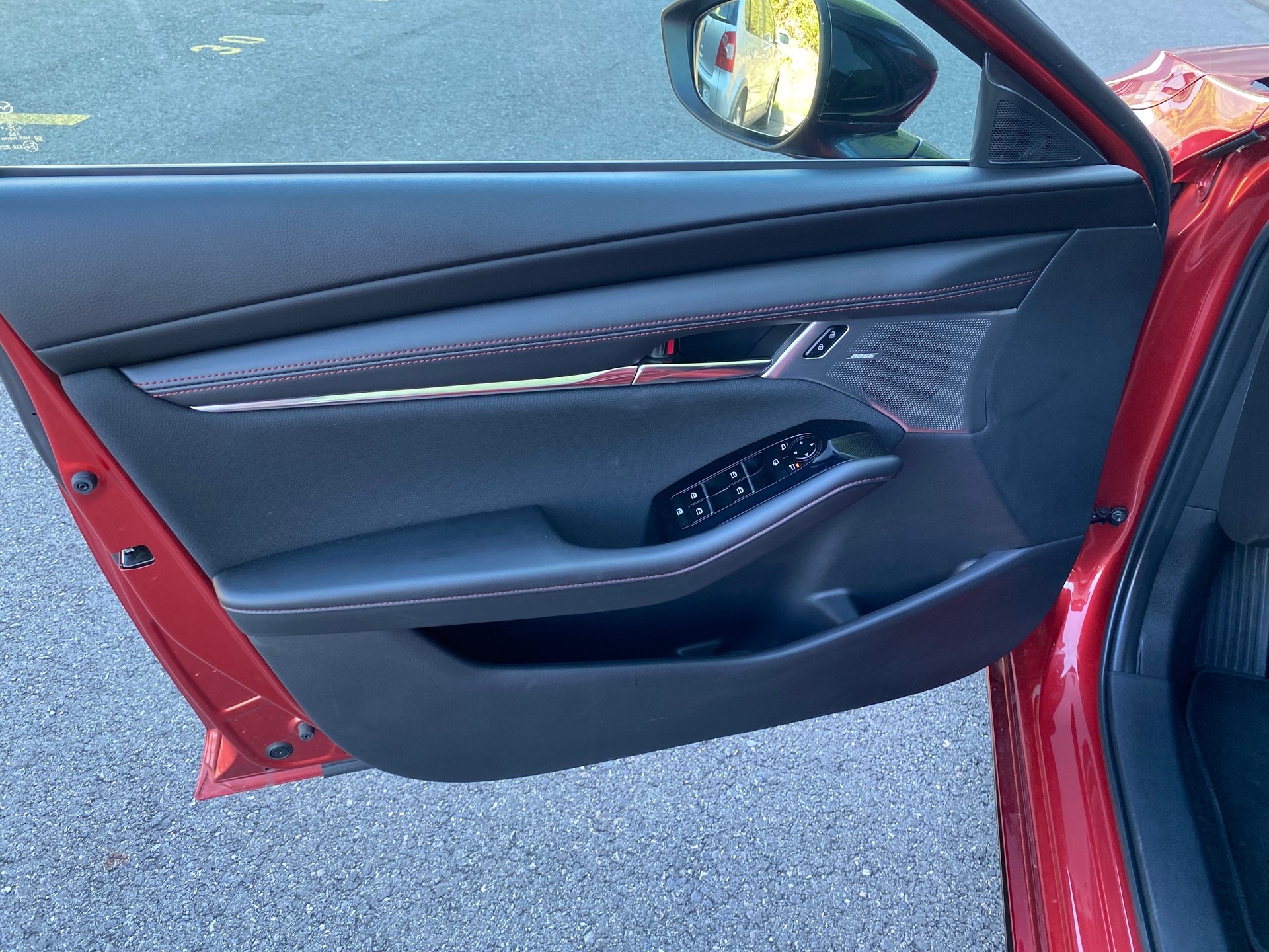 MAZDA 3 Hatchback SKYACTIV-X M Hybrid 186 Homura Automat-image-9