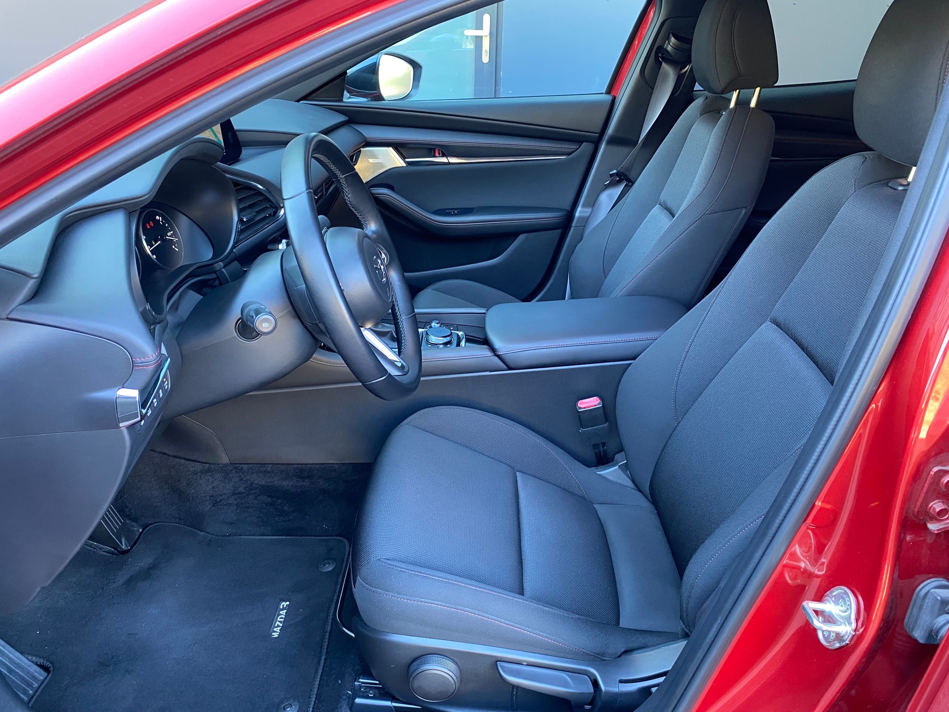 MAZDA 3 Hatchback SKYACTIV-X M Hybrid 186 Homura Automat-image-12