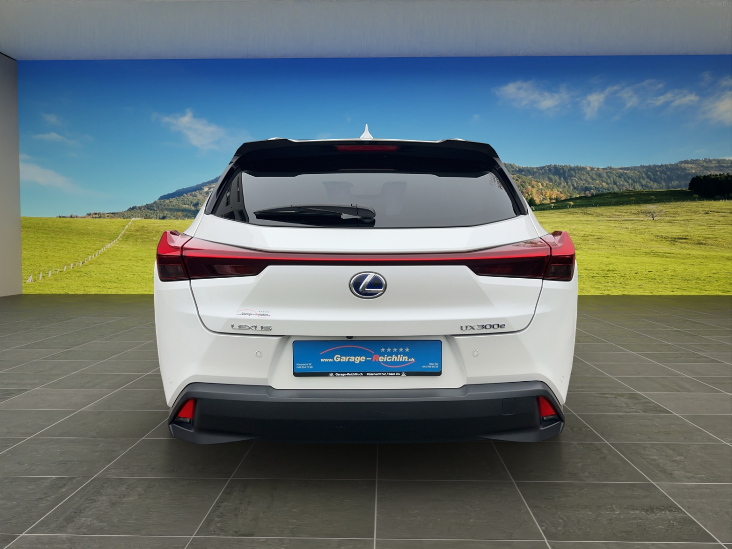 LEXUS UX 300e Excellence-image-3