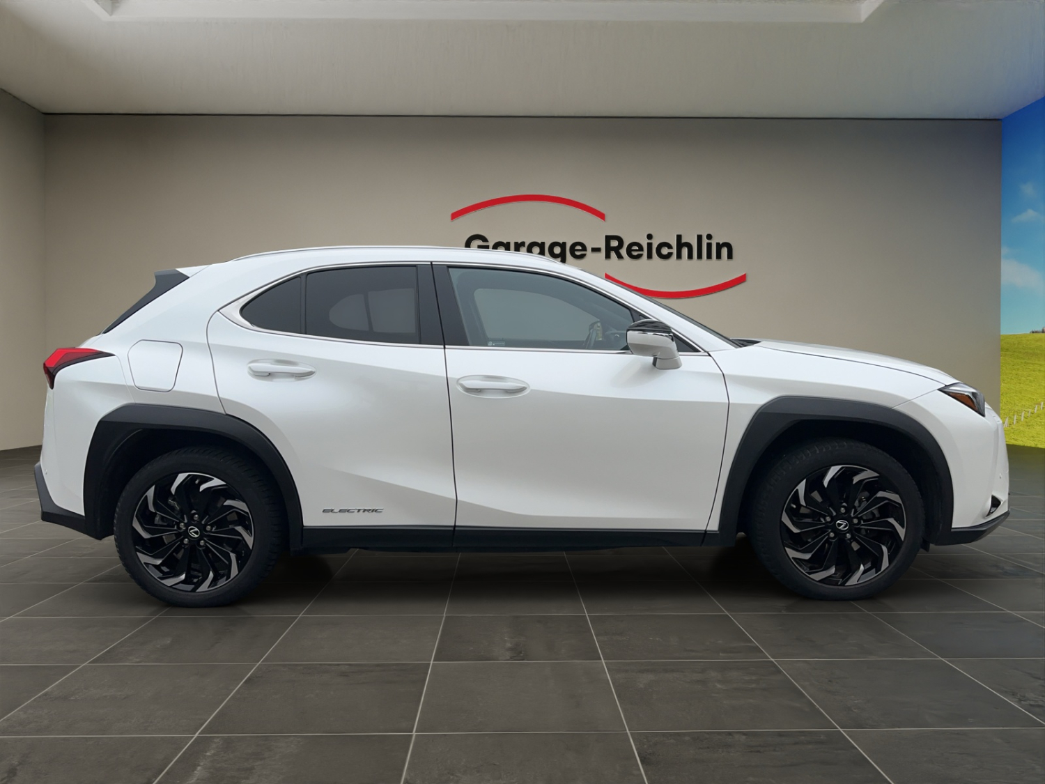 LEXUS UX 300e Excellence-image-5