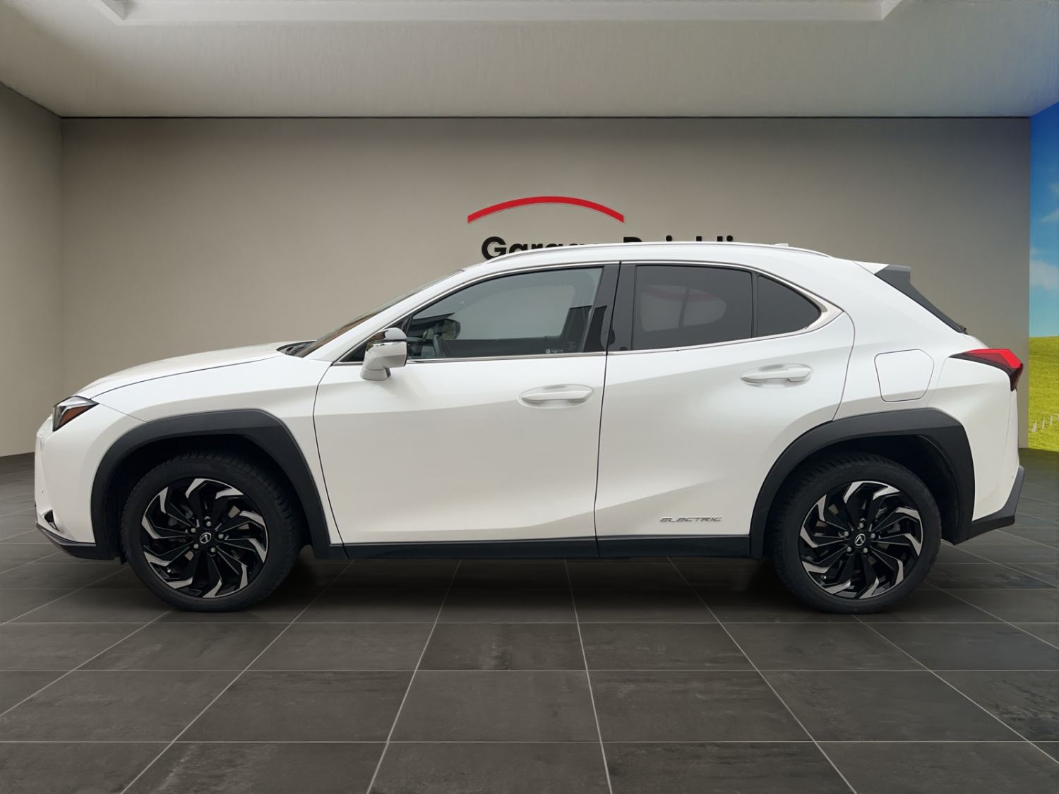 LEXUS UX 300e Excellence-image-1