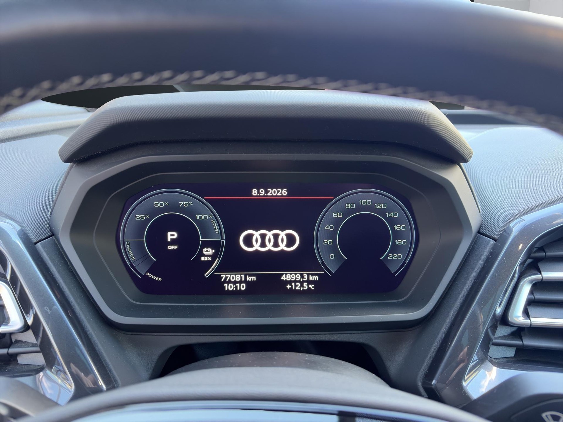 AUDI Q4 e-tron 50 quattro-image-9