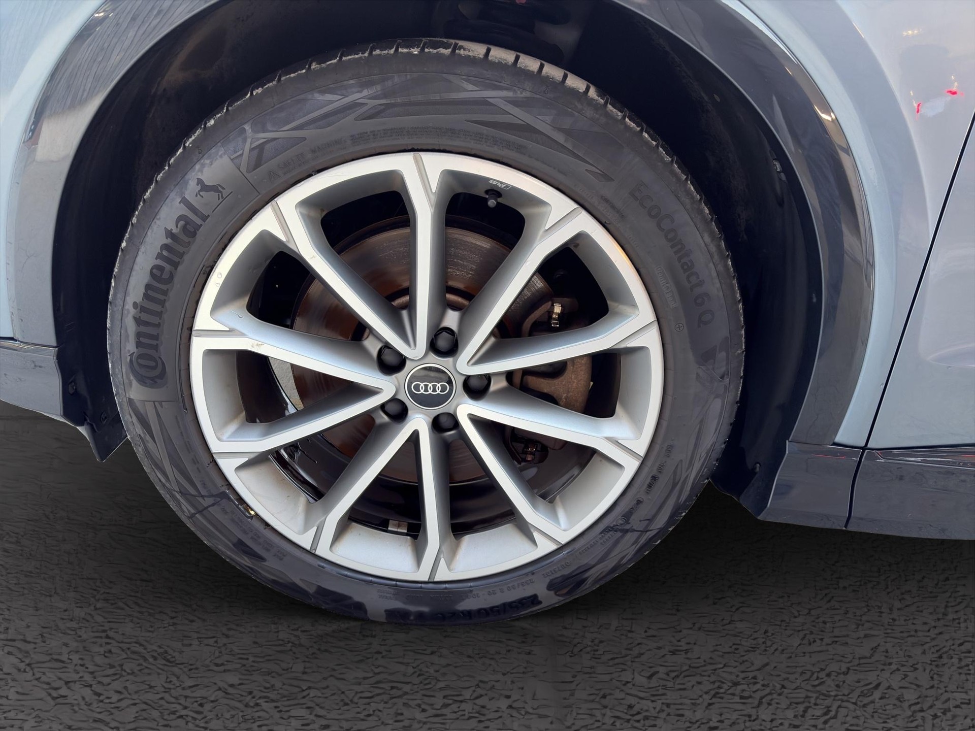 AUDI Q4 e-tron 50 quattro-image-5
