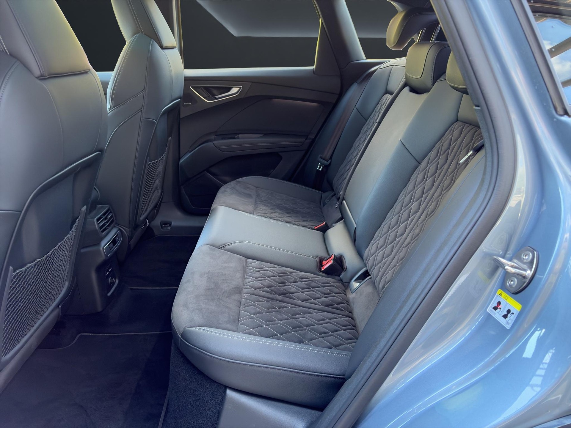 AUDI Q4 e-tron 50 quattro-image-13