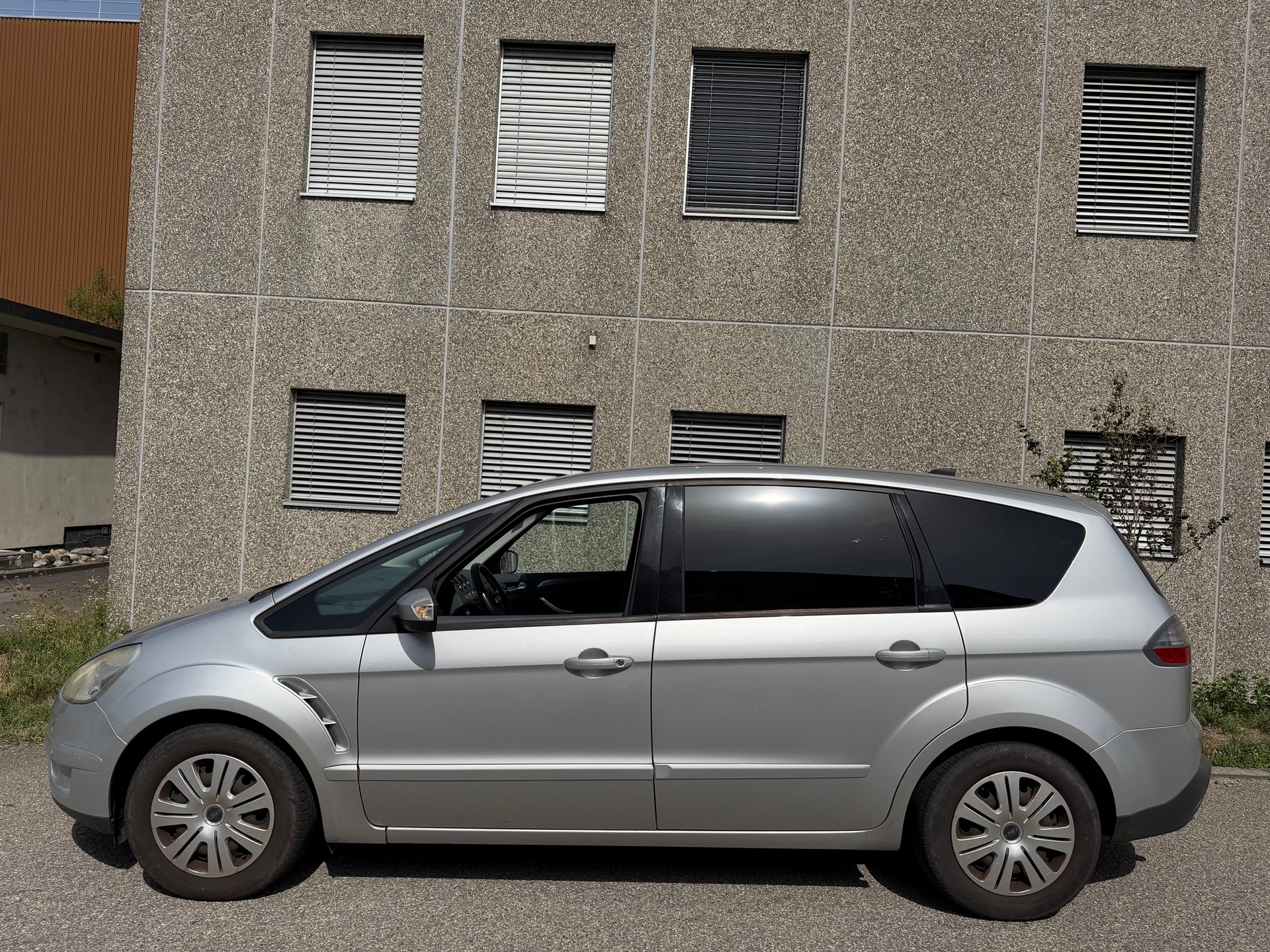 FORD S-Max 2.0 TDCi Titanium Automatic-image-3
