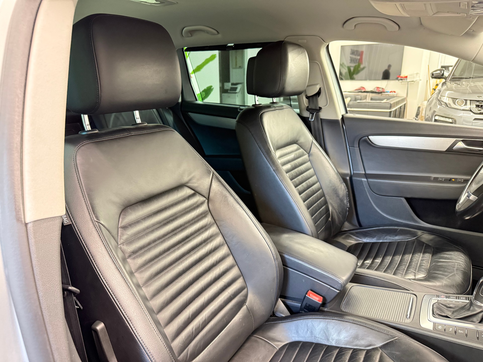 VW Passat Variant 2.0 TSI Highline DSG-image-16