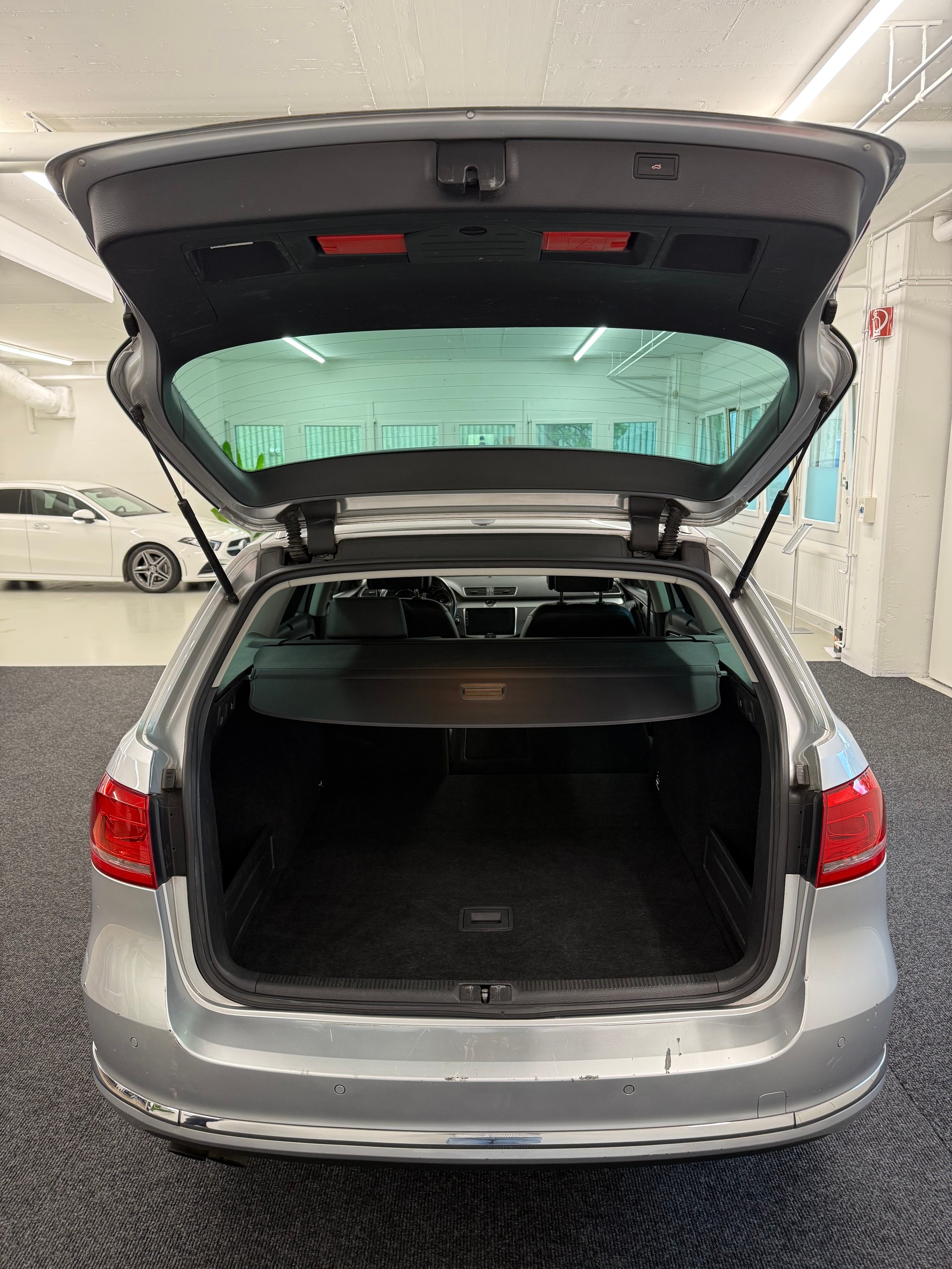 VW Passat Variant 2.0 TSI Highline DSG-image-7