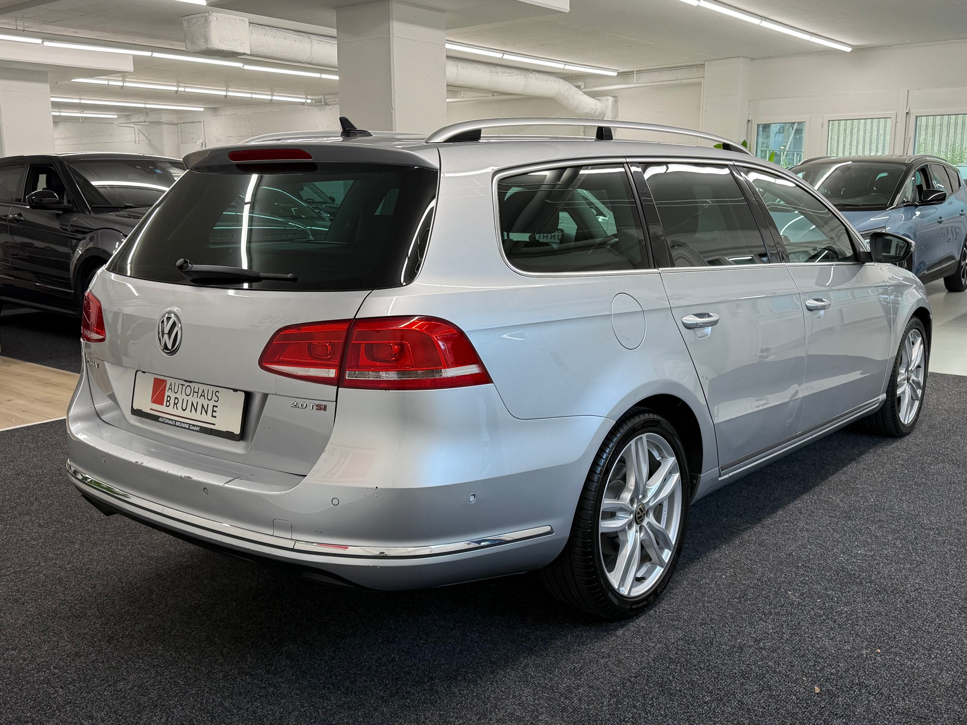 VW Passat Variant 2.0 TSI Highline DSG-image-5