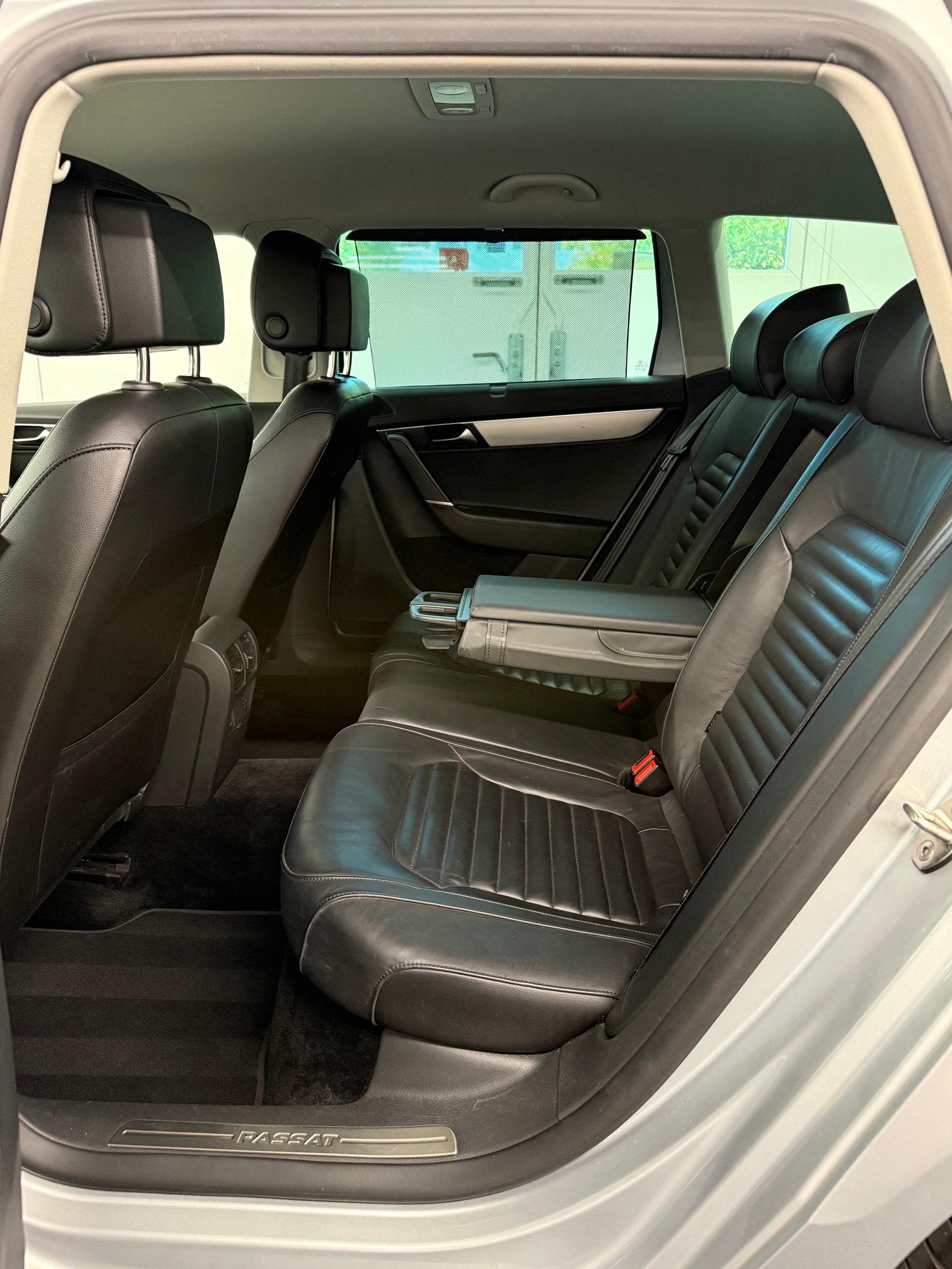 VW Passat Variant 2.0 TSI Highline DSG-image-11