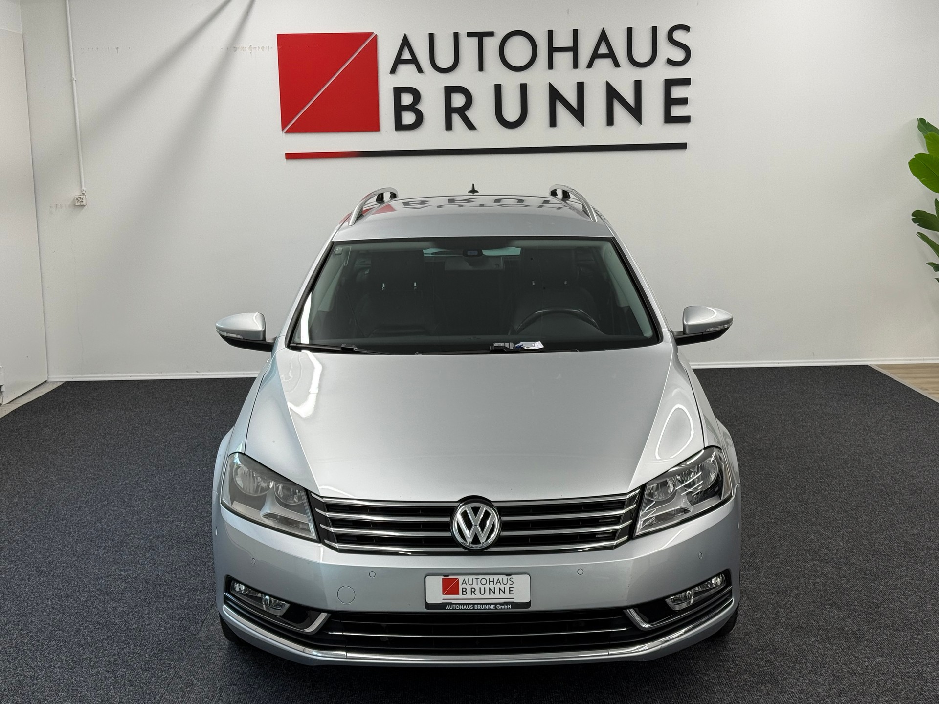VW Passat Variant 2.0 TSI Highline DSG-showroom-element-1