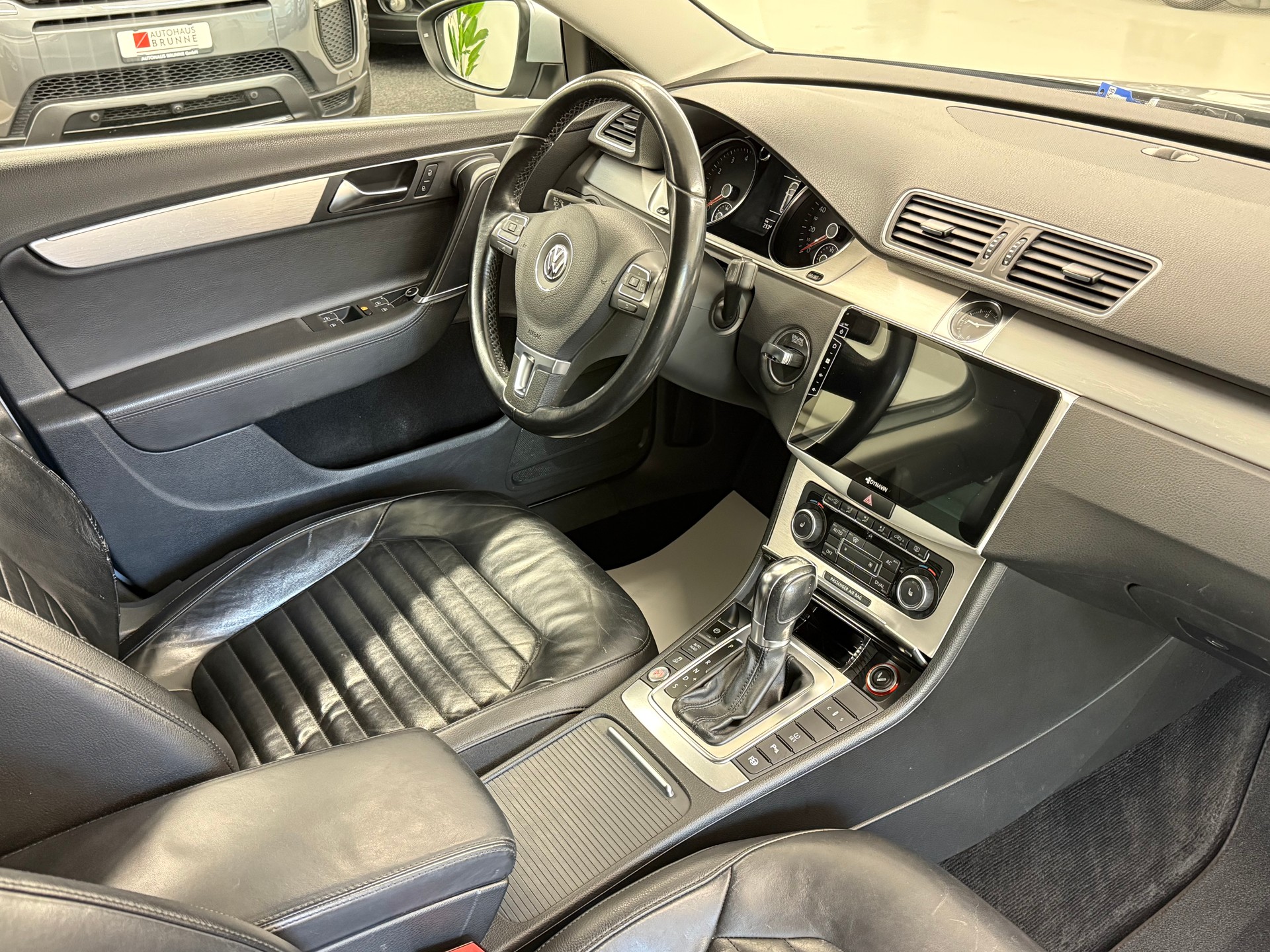 VW Passat Variant 2.0 TSI Highline DSG-image-14