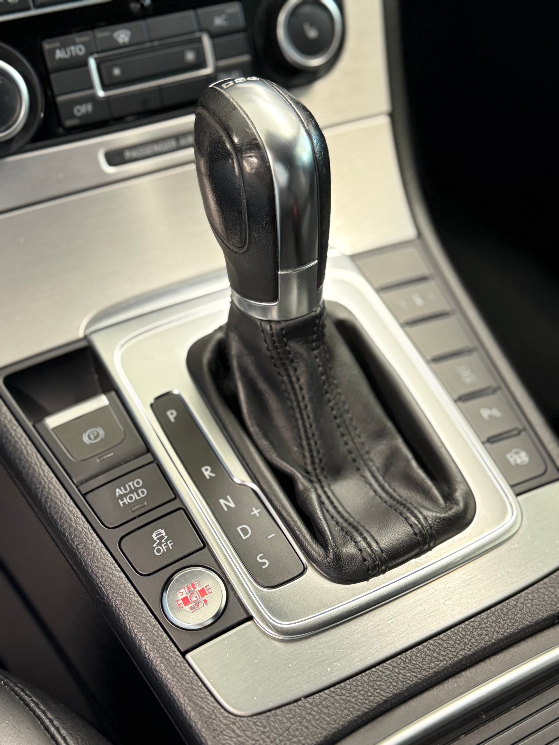 VW Passat Variant 2.0 TSI Highline DSG-image-18